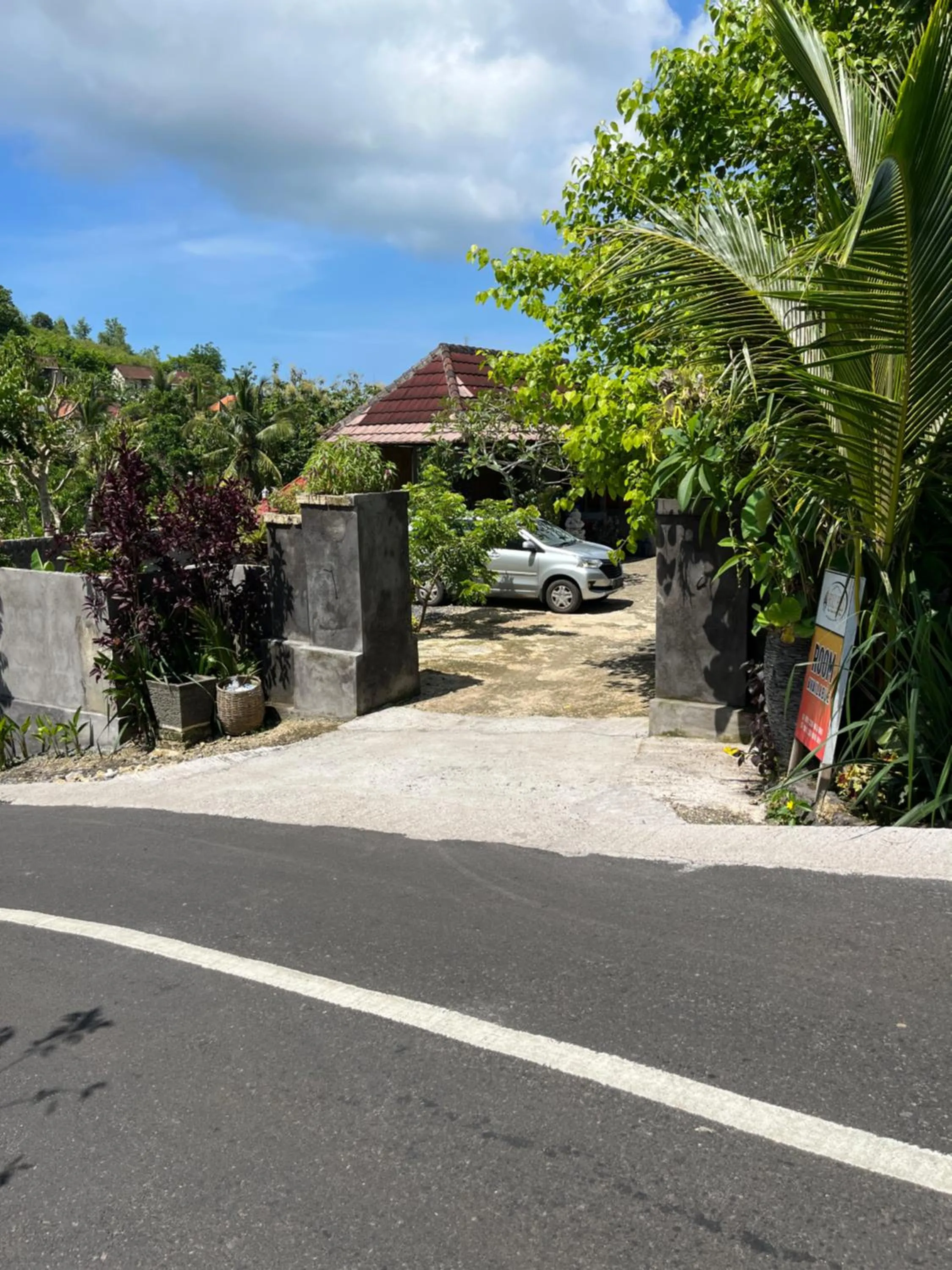 Facade/entrance in Holy Hills Bungalow Nusa Penida
