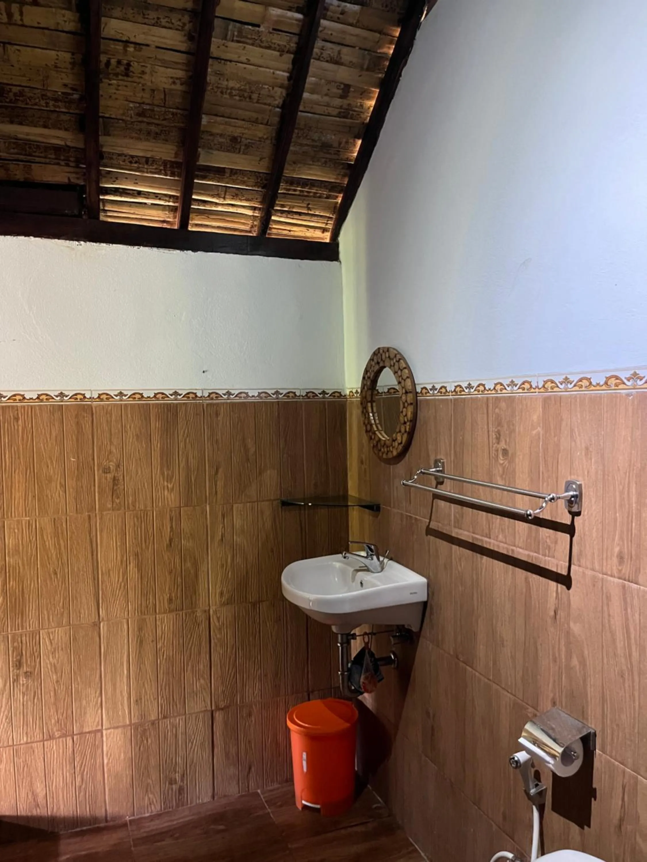 Toilet in Holy Hills Bungalow Nusa Penida