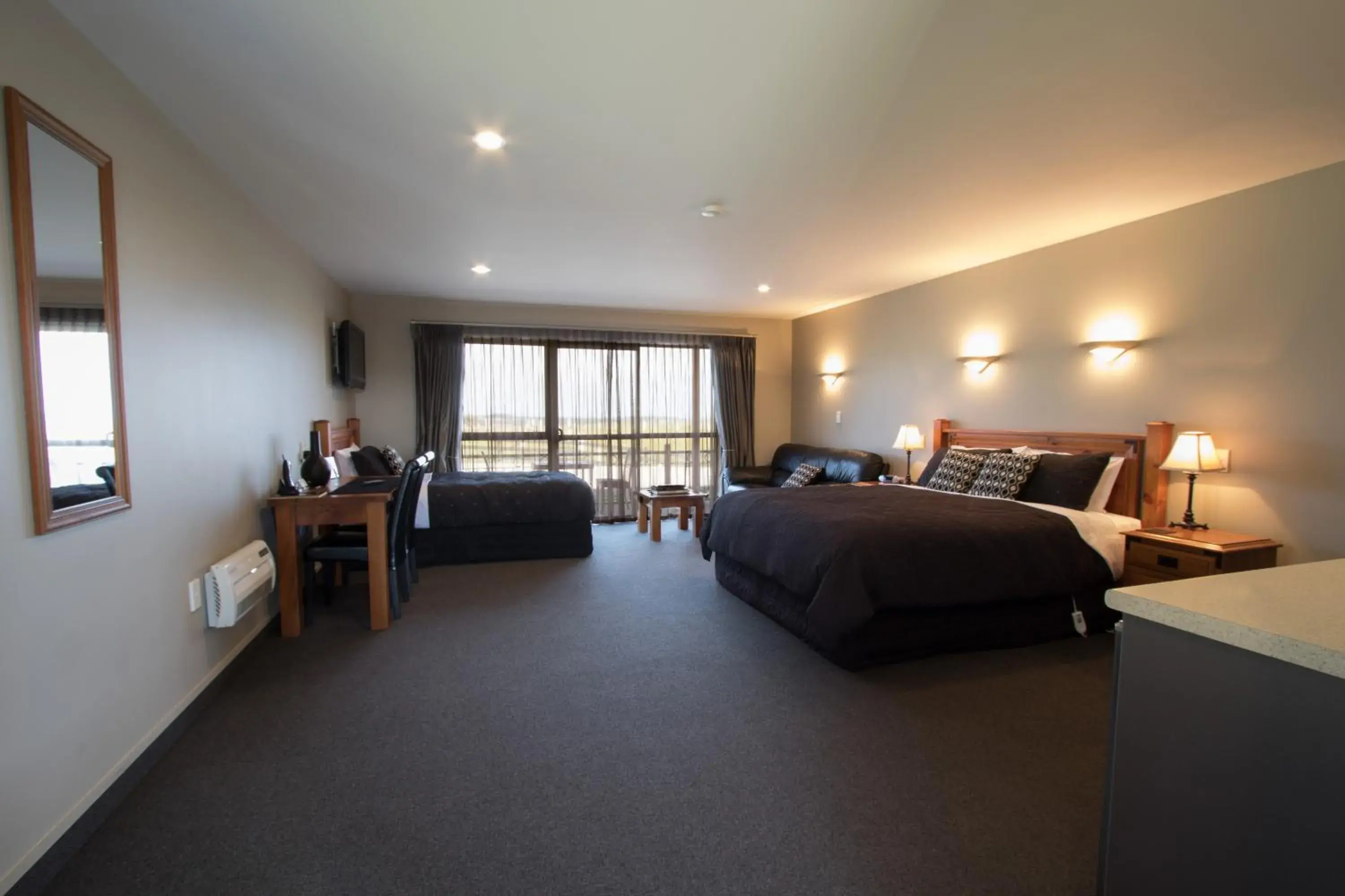 Deluxe Triple Room in Stations Inn Deluxe Triple Room in Stations Inn