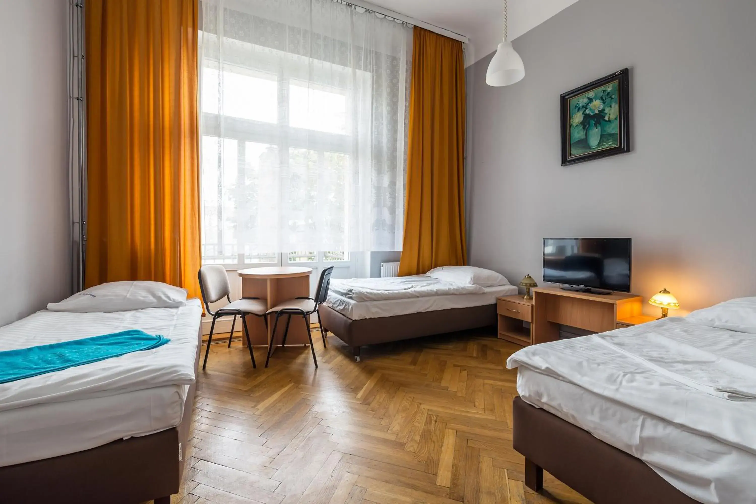 Standard Triple Room in Savoy Wrocław Standard Triple Room in Savoy Wrocław