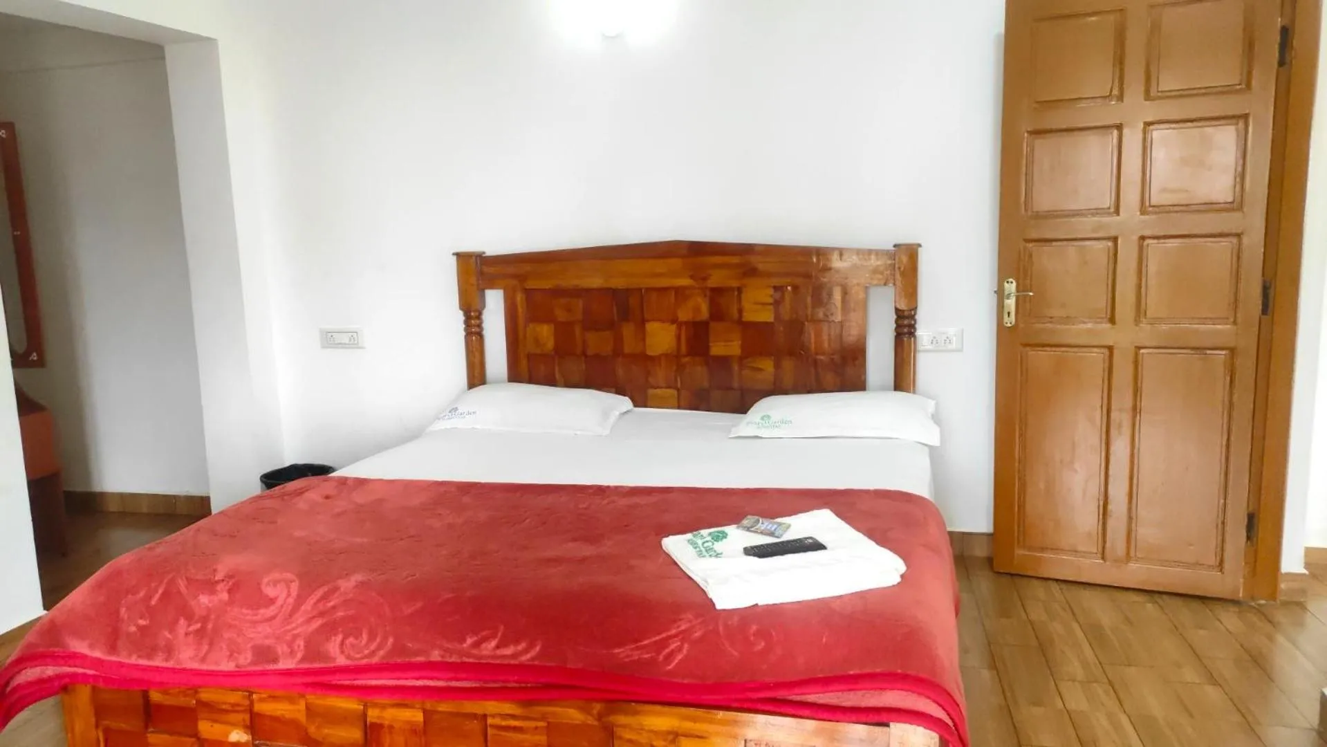 Bed in Pears Garden Royal Suite