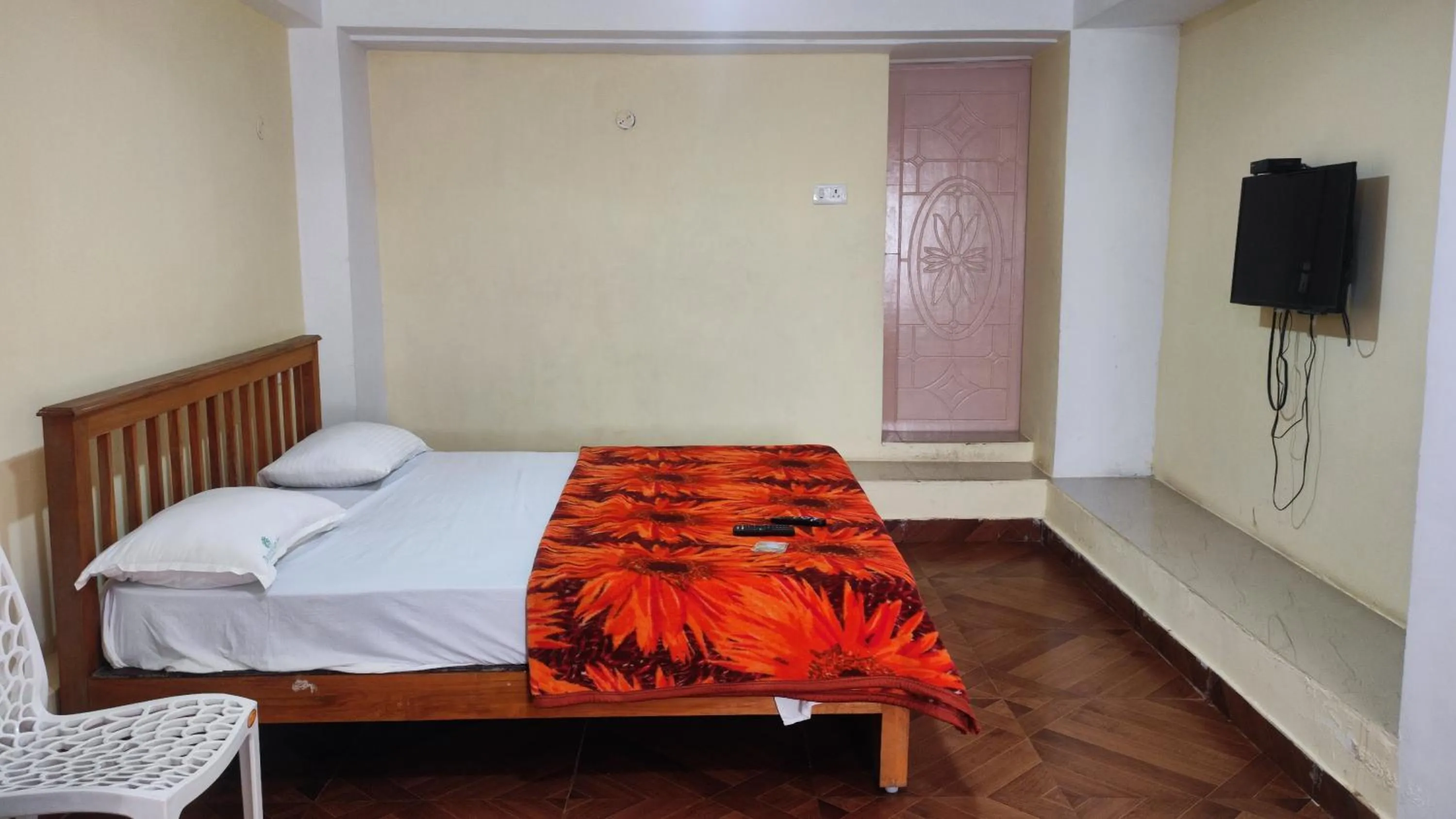 Bed in Pears Garden Royal Suite