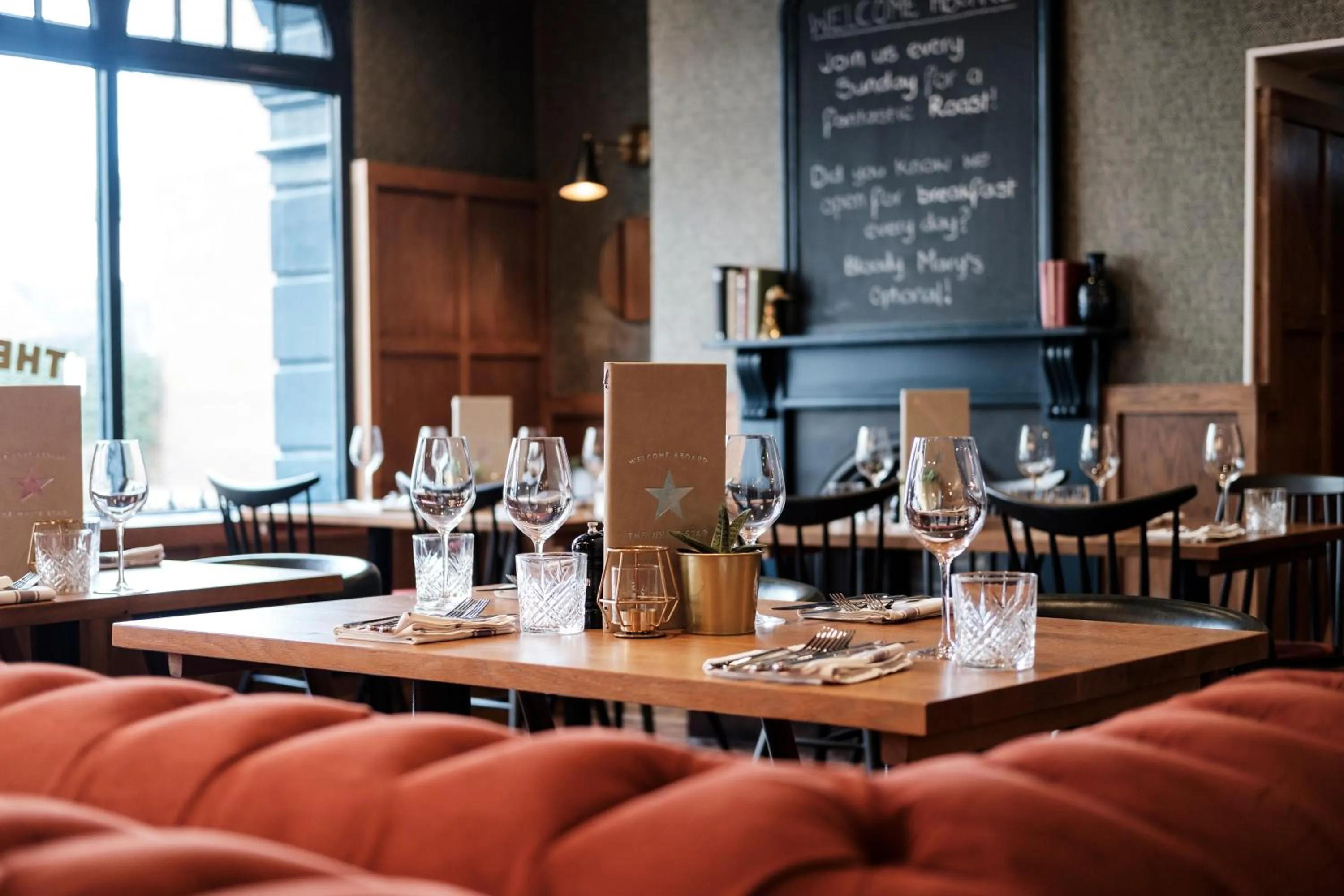 Restaurant/places to eat in The White Star Tavern