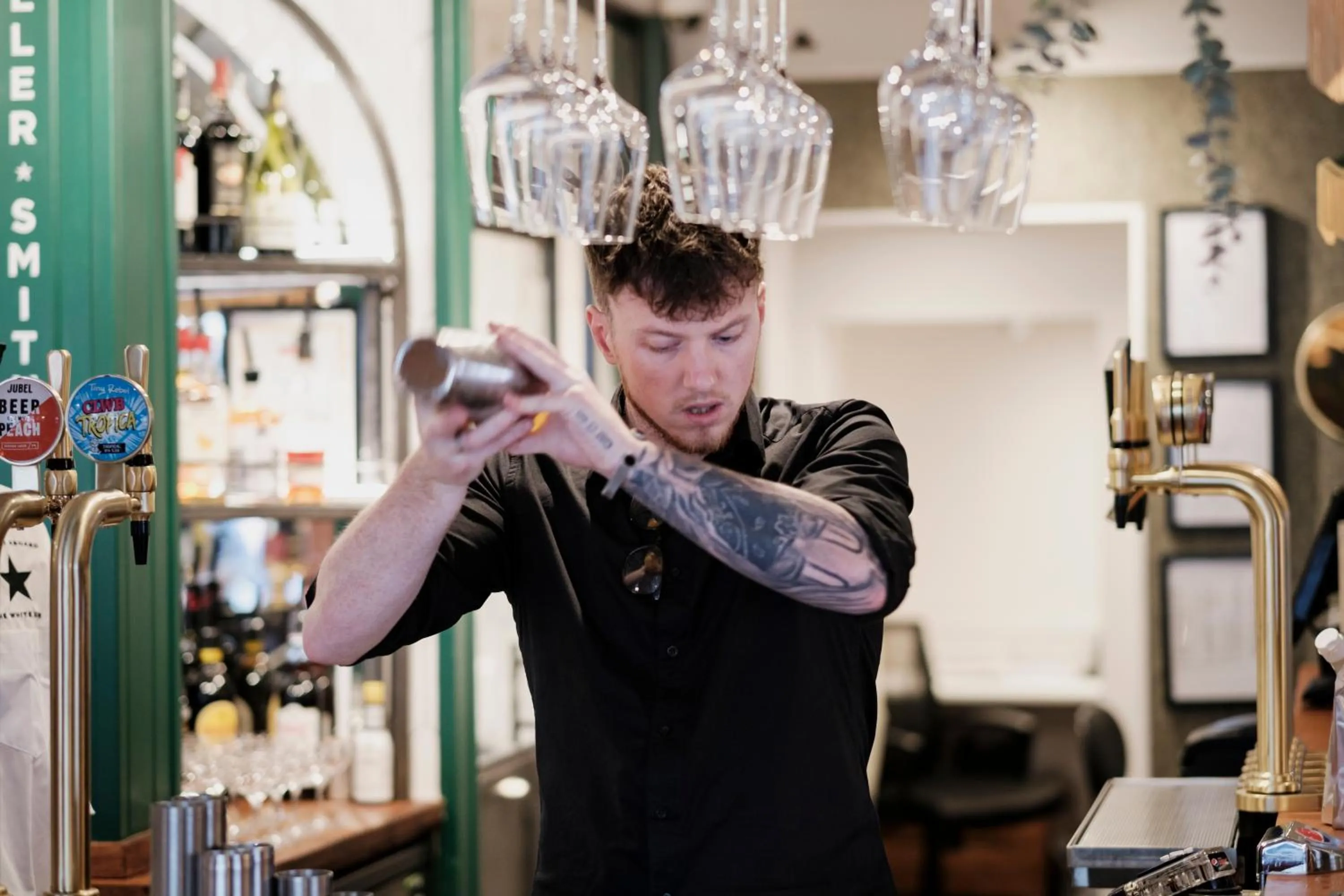 Lounge or bar in The White Star Tavern