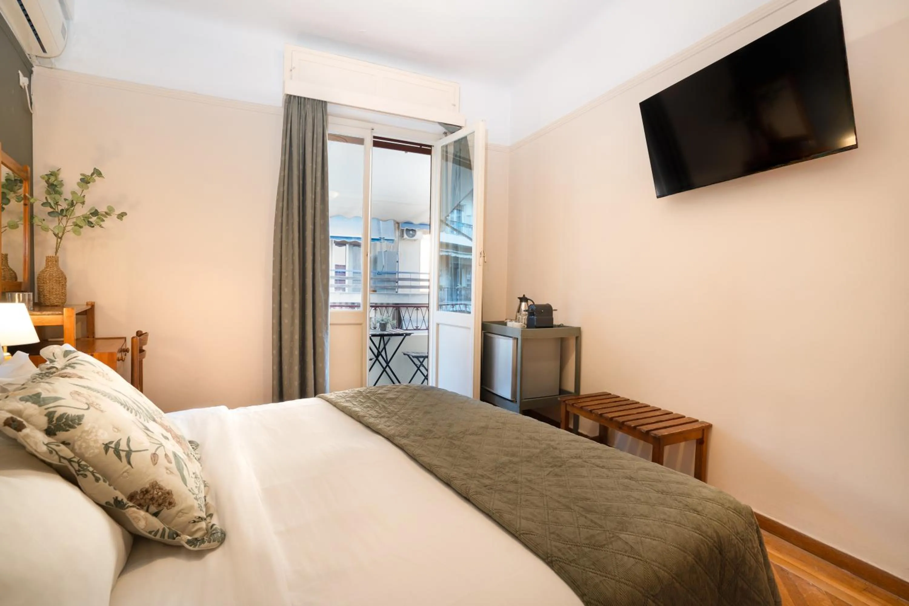 Bed in Art Gallery Hotel