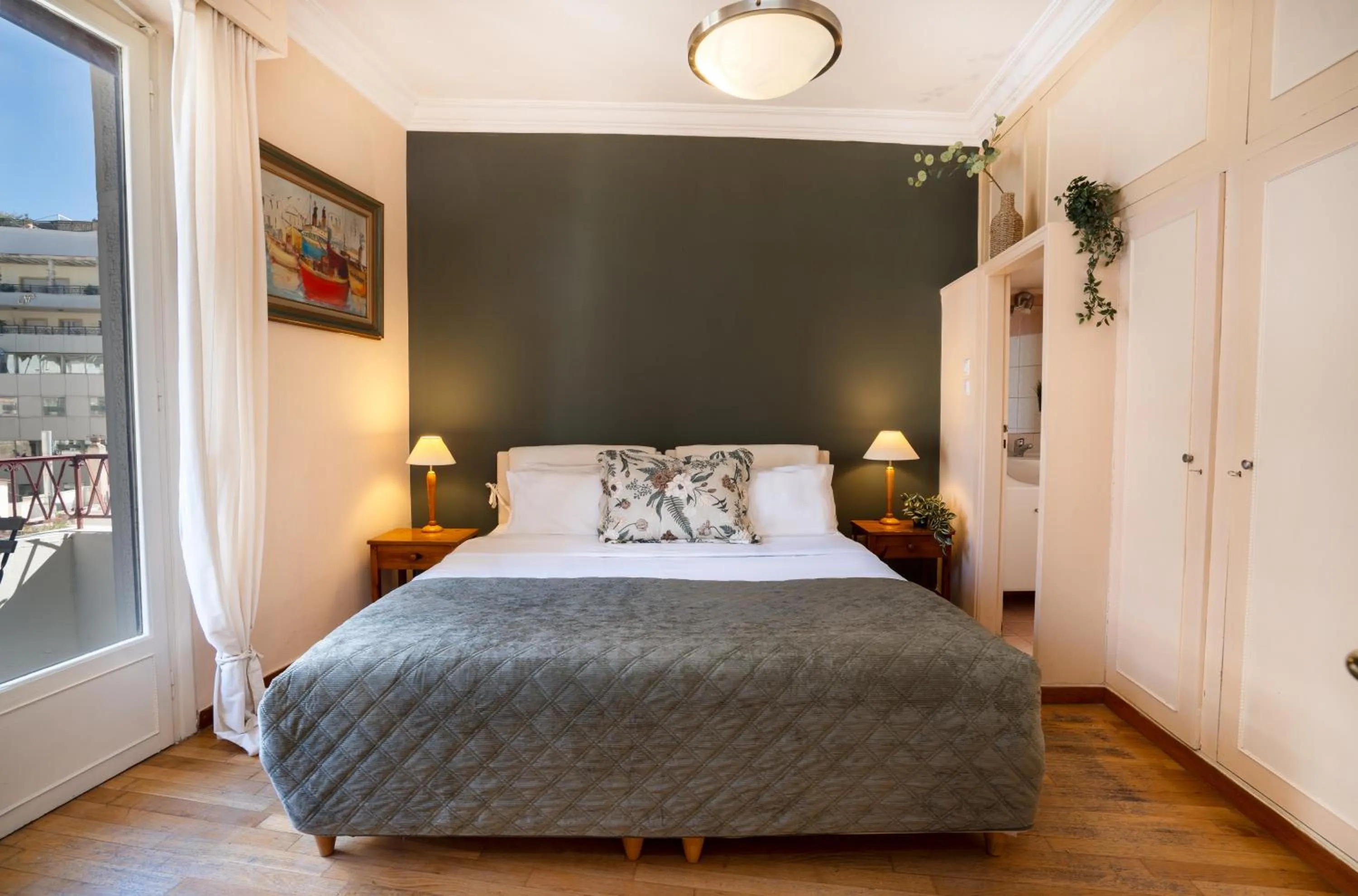 Bed in Art Gallery Hotel