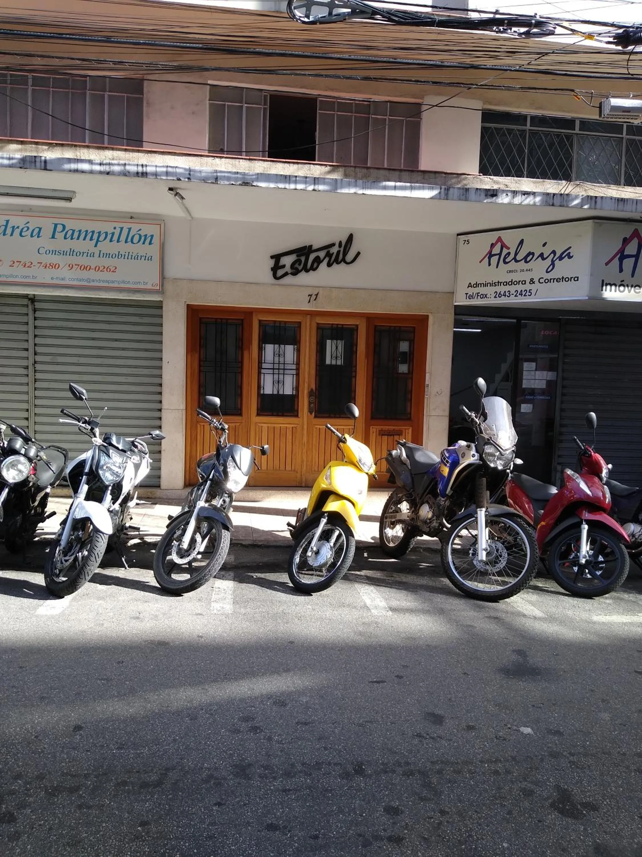 Facade/entrance in Aconchegante ao lado do shopping com garagem e Wifi