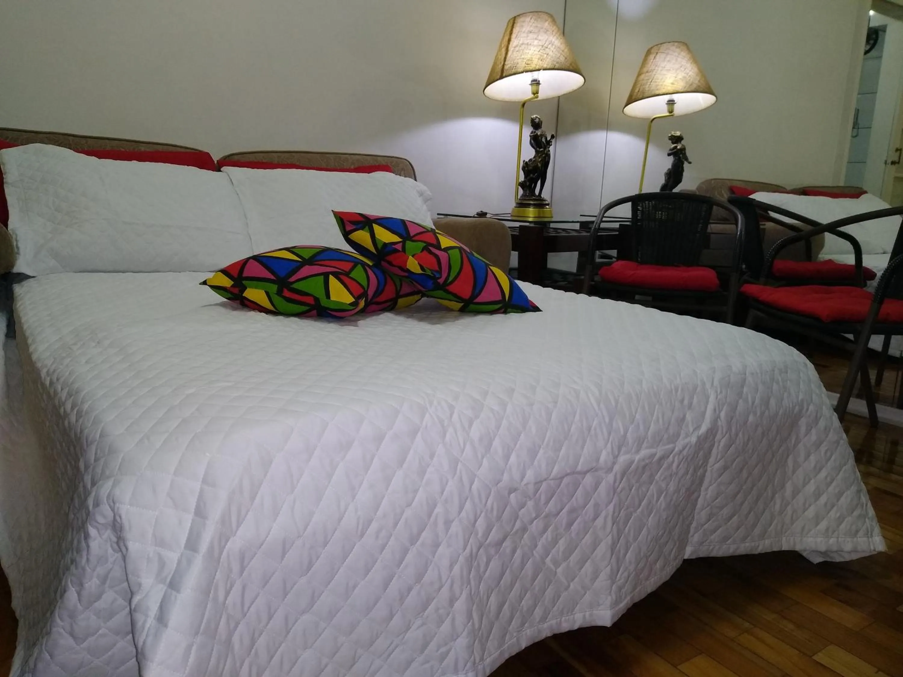 Photo of the whole room, Bed in Aconchegante ao lado do shopping com garagem e Wifi