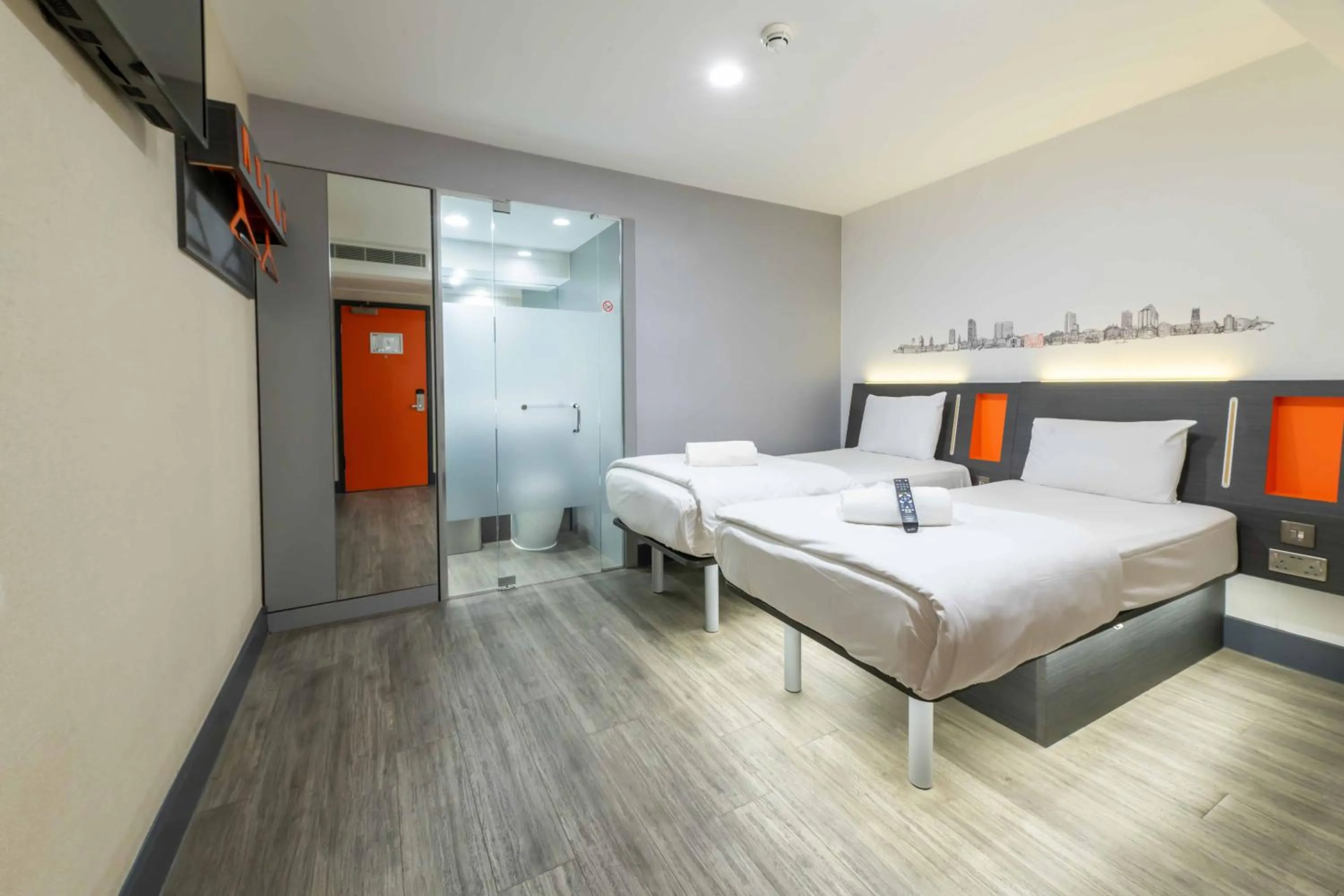 Bedroom, Bed in easyHotel Leeds