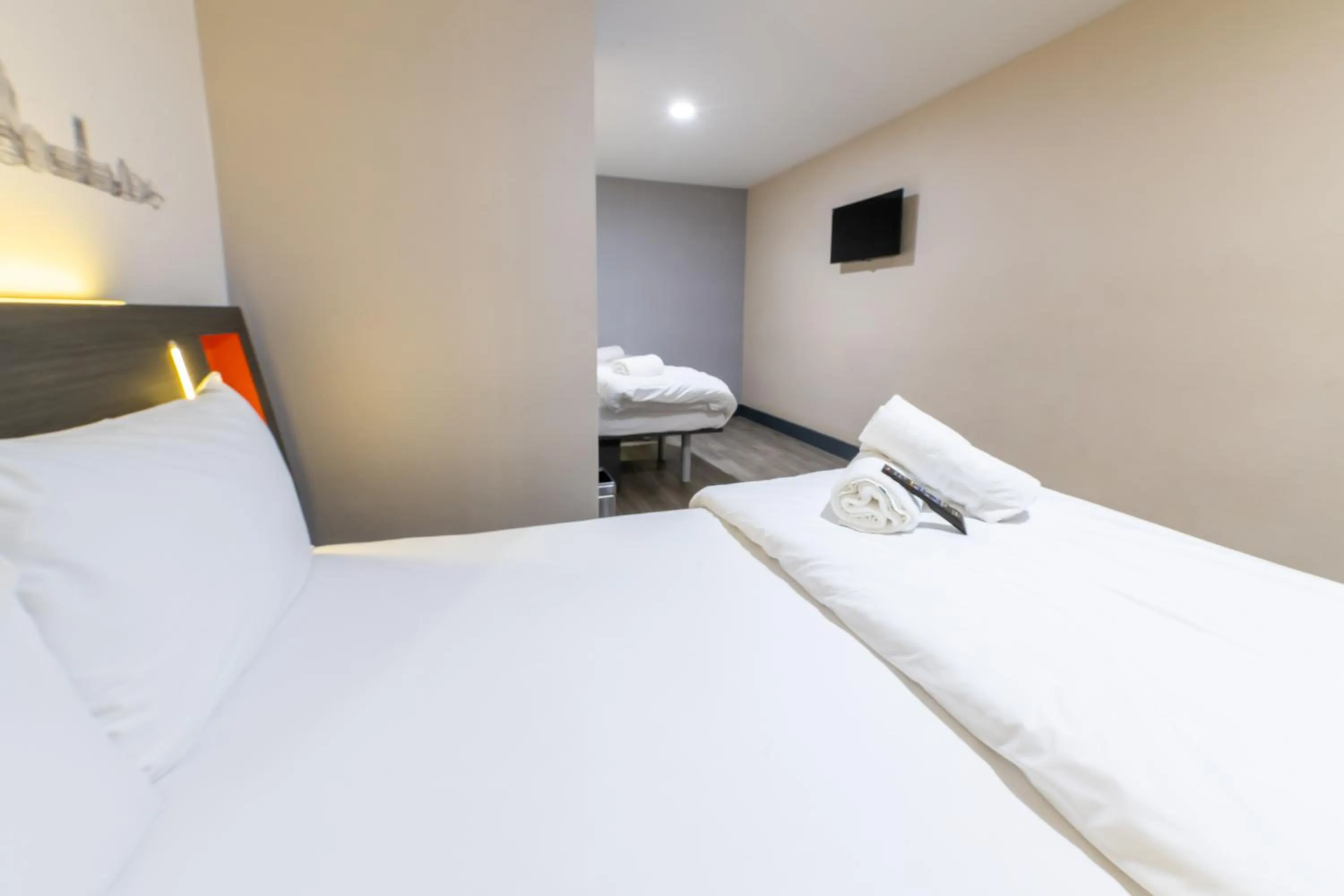 Family, Bed in easyHotel Leeds
