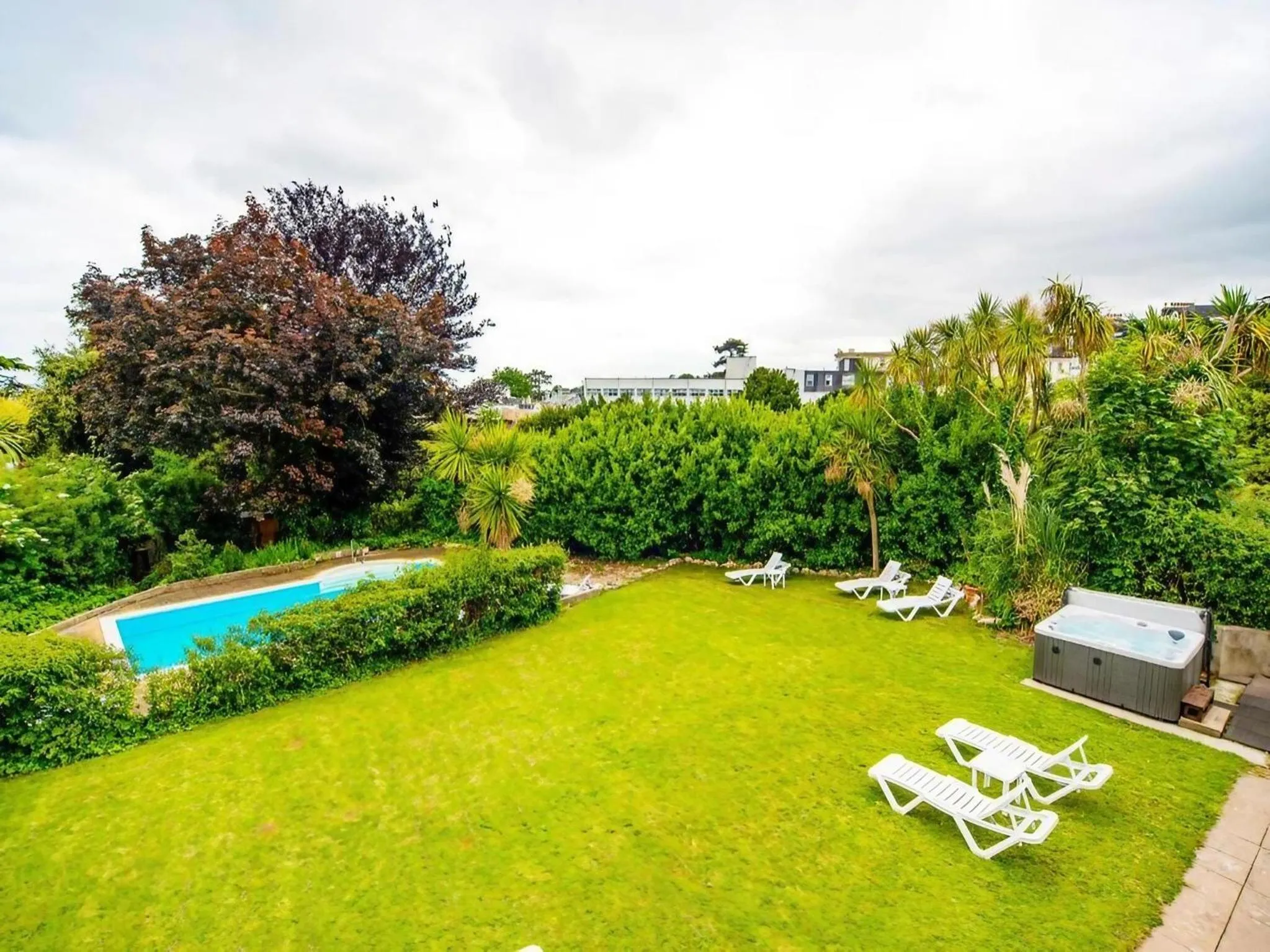 Garden in Crofton House Hotel