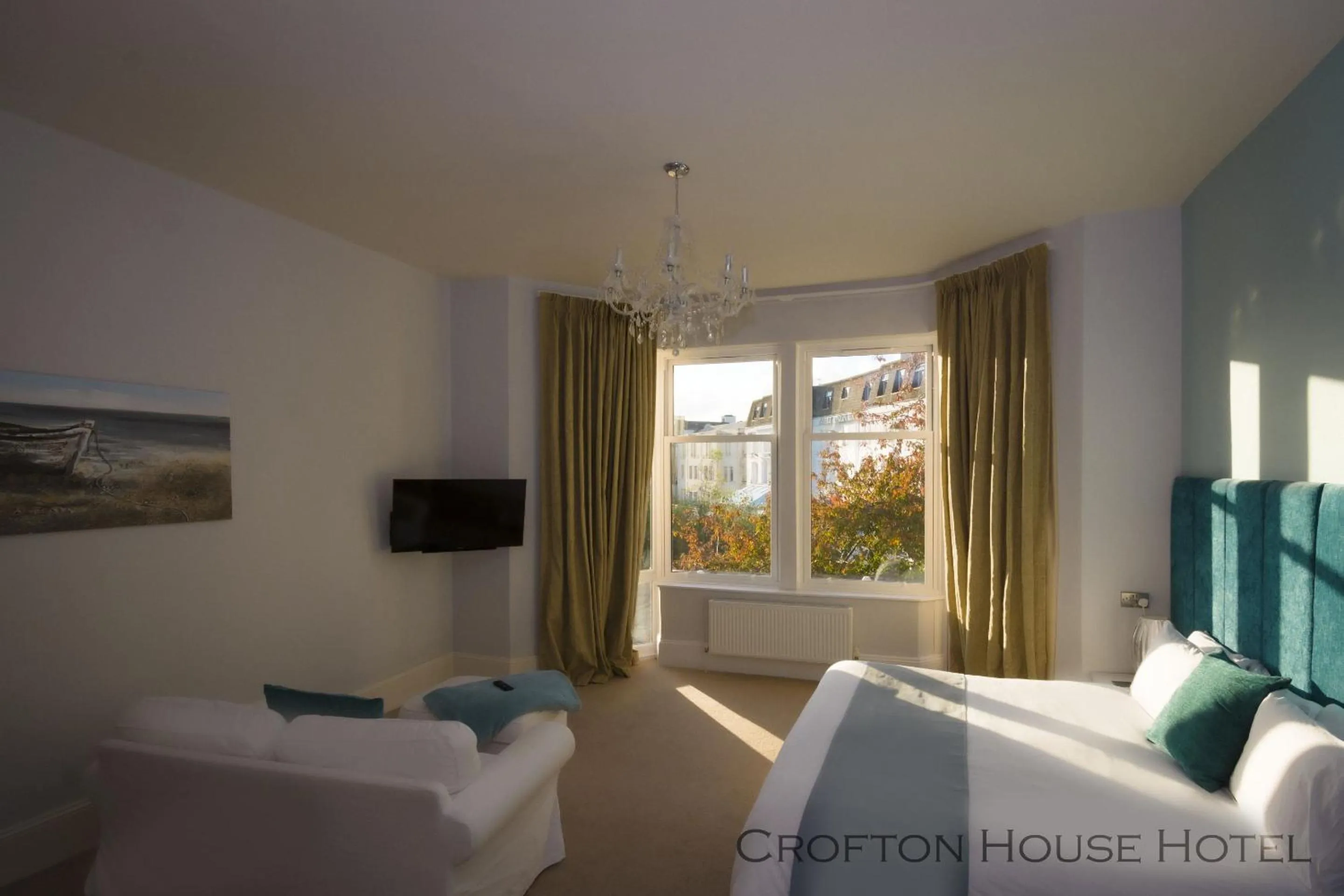 Bedroom, Bed in Crofton House Hotel