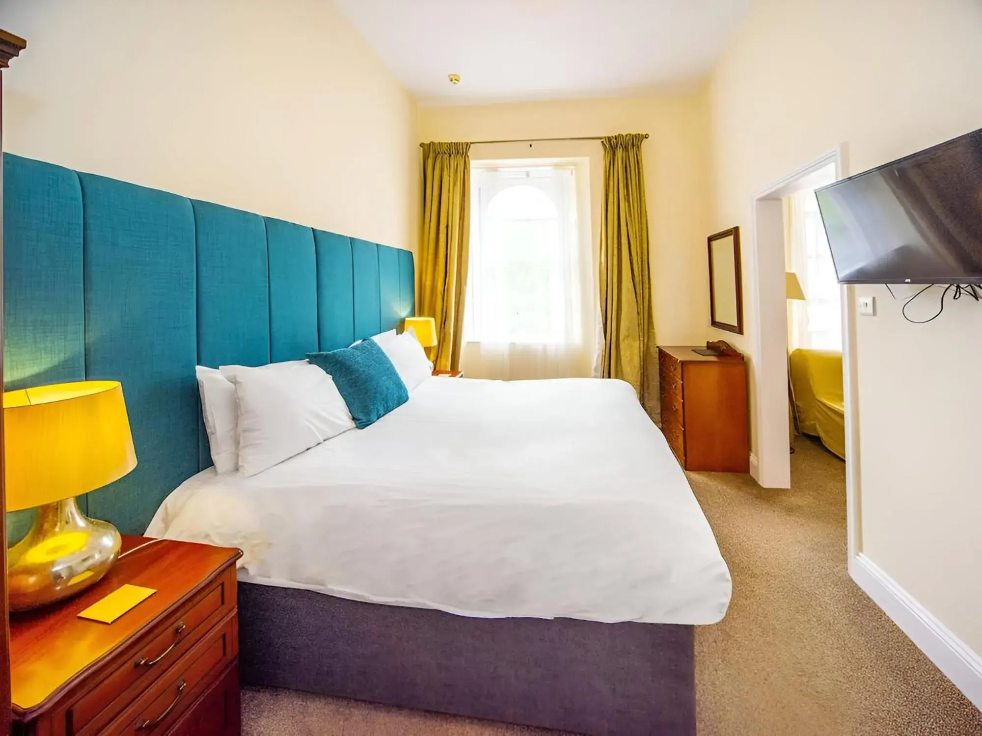 Bedroom, Bed in Crofton House Hotel Bedroom, Bed in Crofton House Hotel