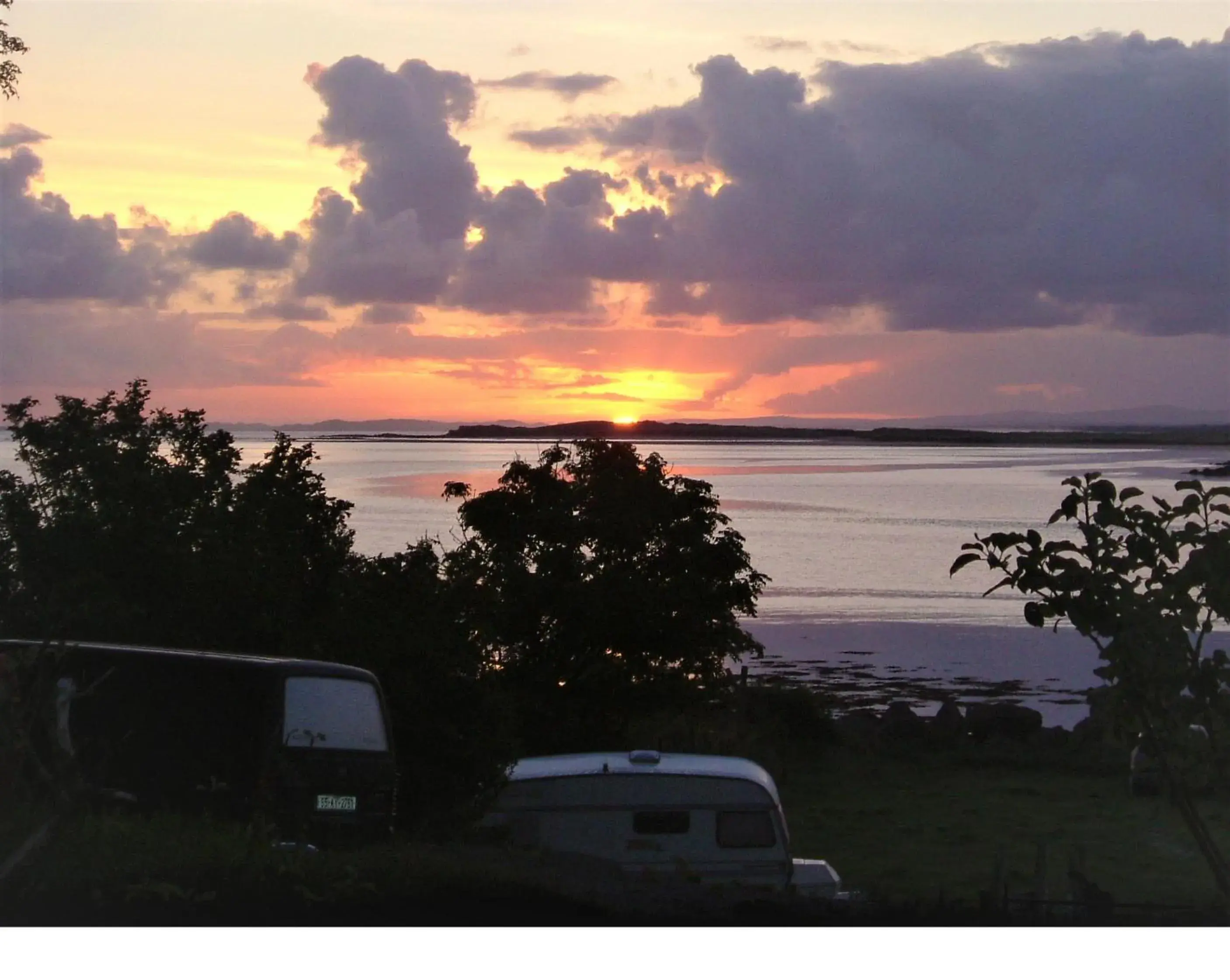 Twin Room with Bathroom in O'Connors Guesthouse Twin Room with Bathroom in O'Connors Guesthouse