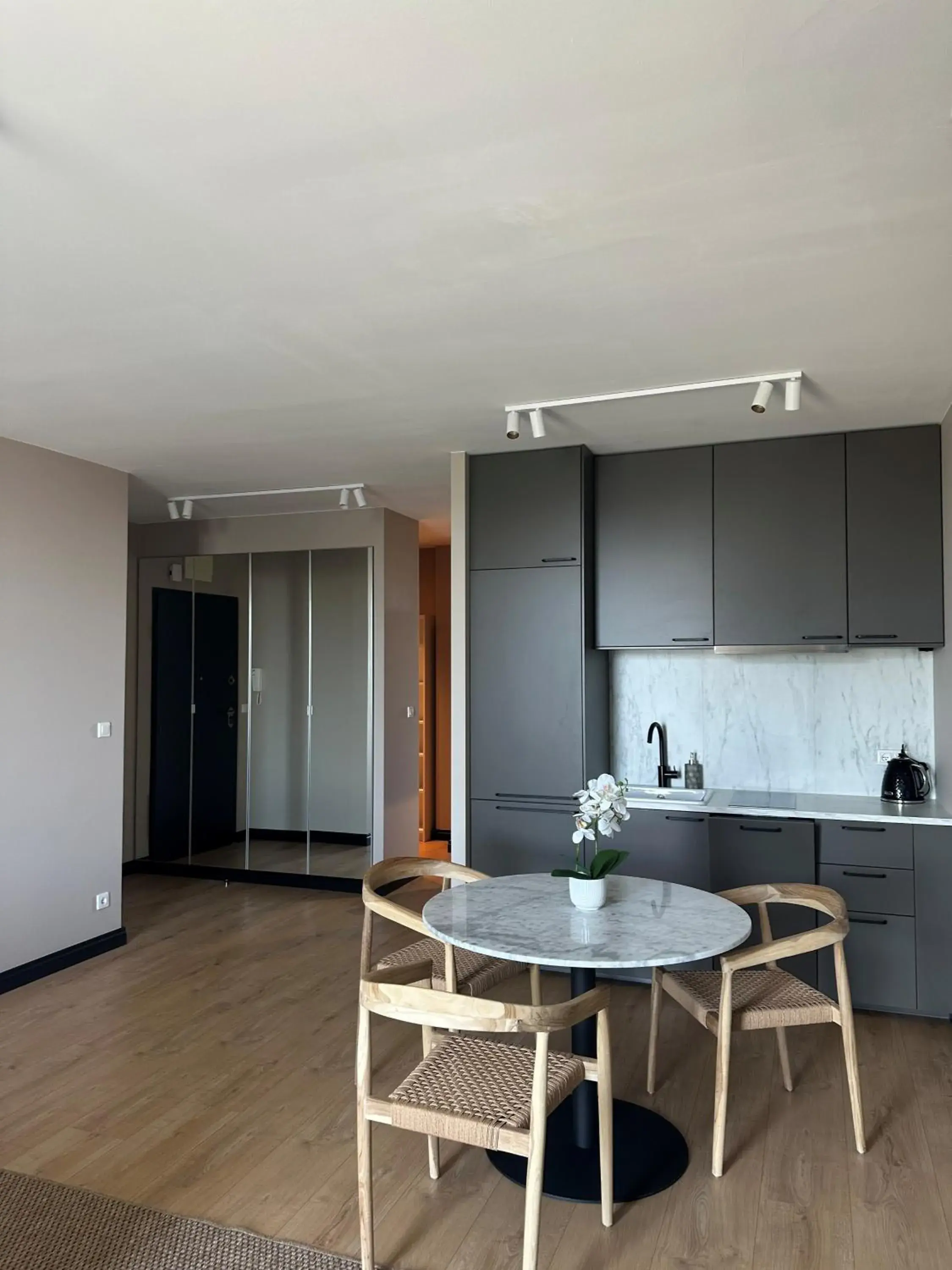 Superior Apartment in Triton Park Apartments Superior Apartment in Triton Park Apartments