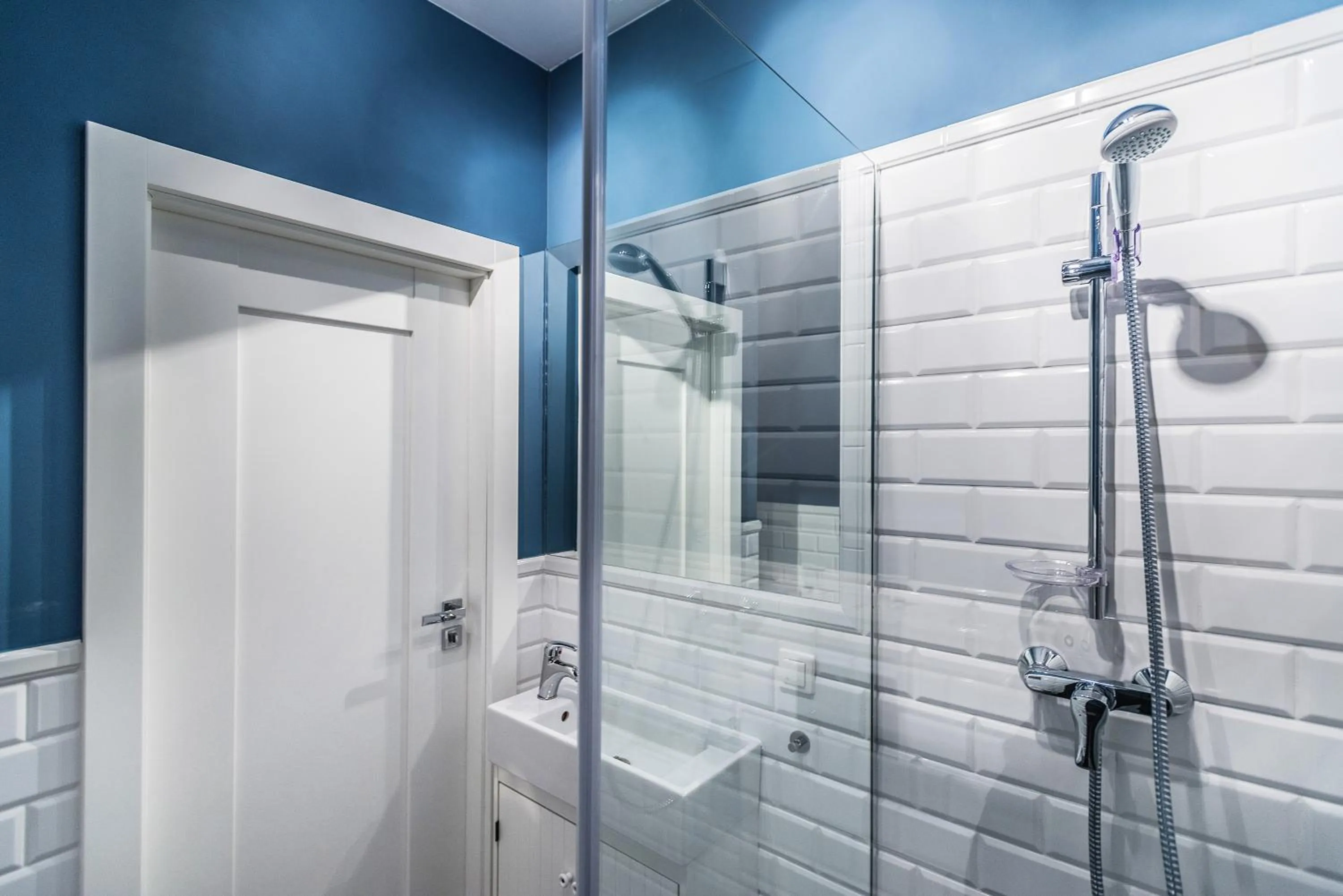 Shower in Triton Park Apartments