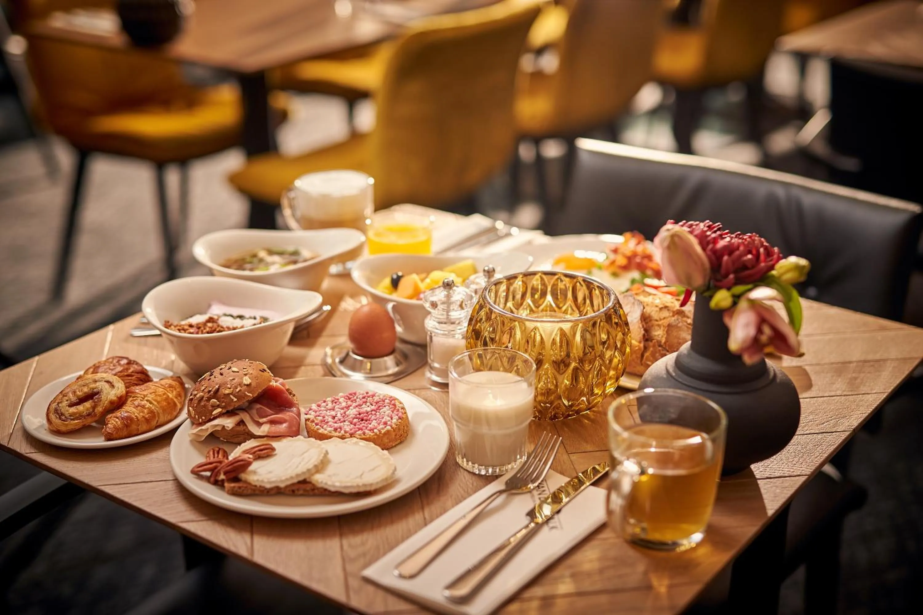 Restaurant/places to eat in Van der Valk Hotel Amsterdam - Amstel