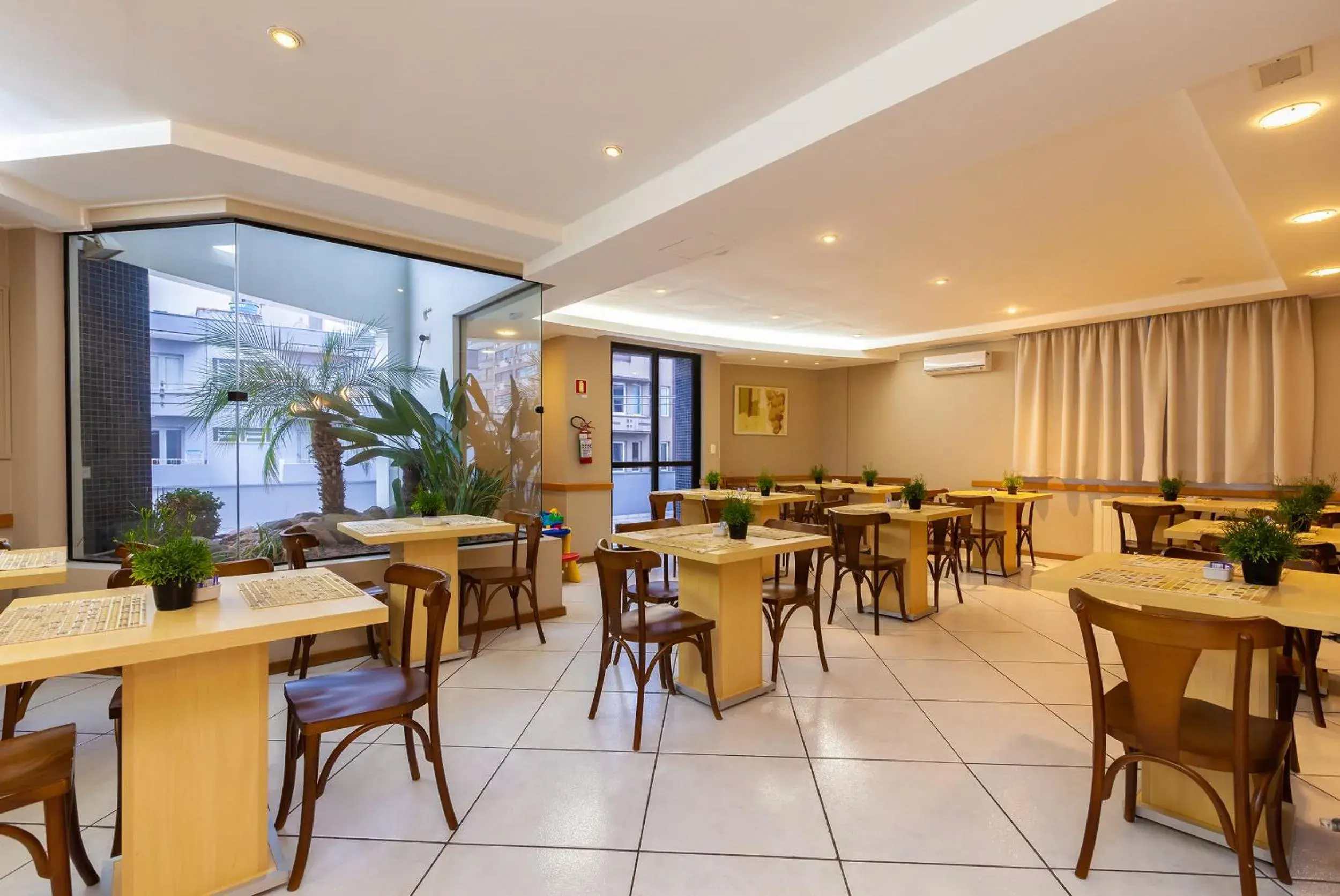 Restaurant/places to eat in Tri Hotel & Flat Caxias Restaurant/places to eat in Tri Hotel & Flat Caxias