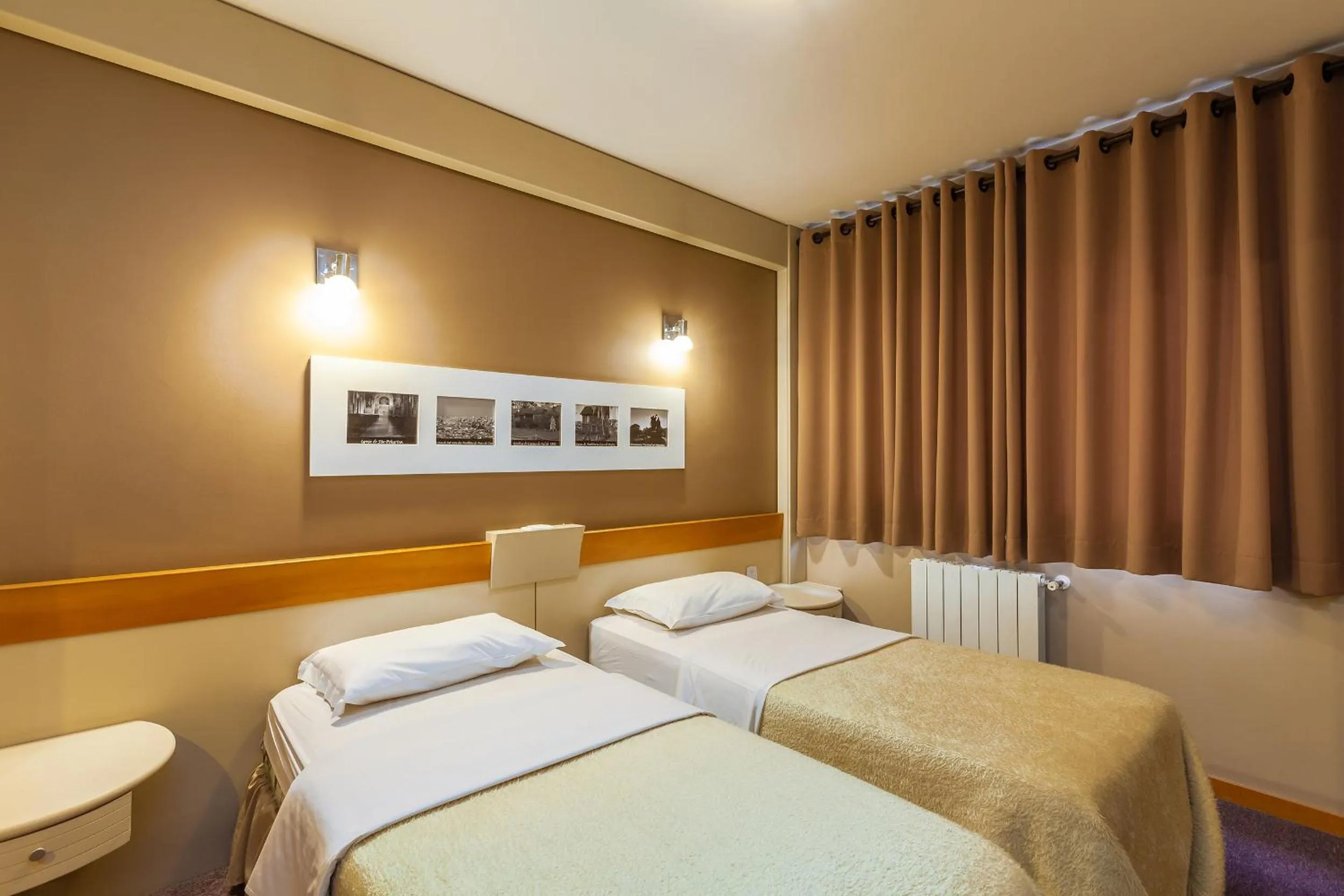 Bed in Tri Hotel & Flat Caxias