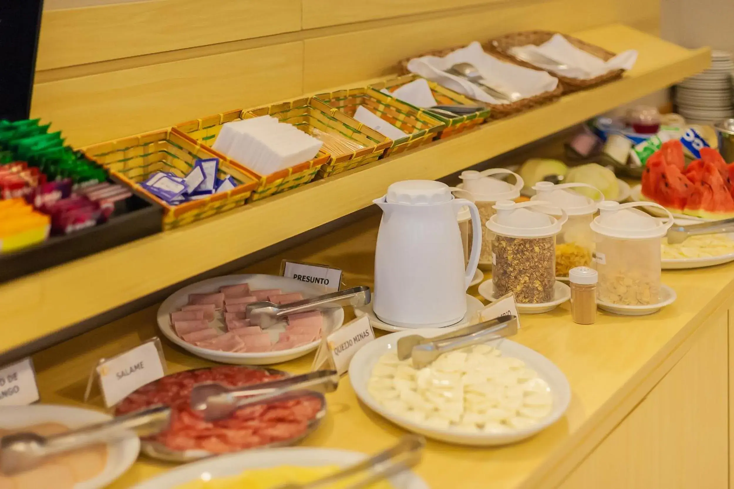 Breakfast in Tri Hotel & Flat Caxias Breakfast in Tri Hotel & Flat Caxias