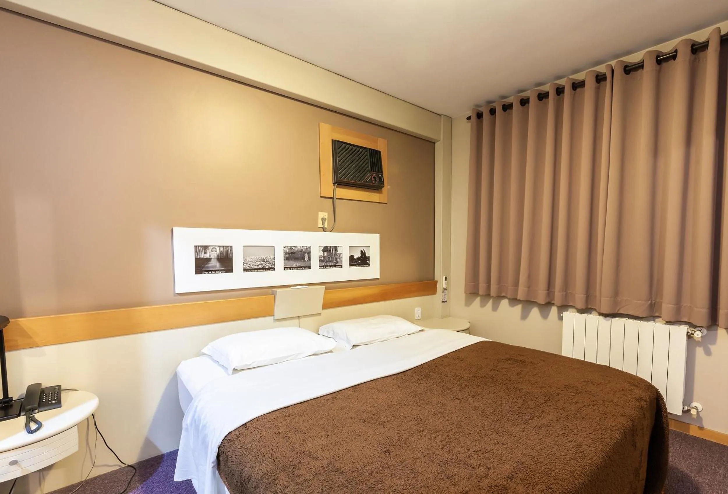 Photo of the whole room, Bed in Tri Hotel & Flat Caxias