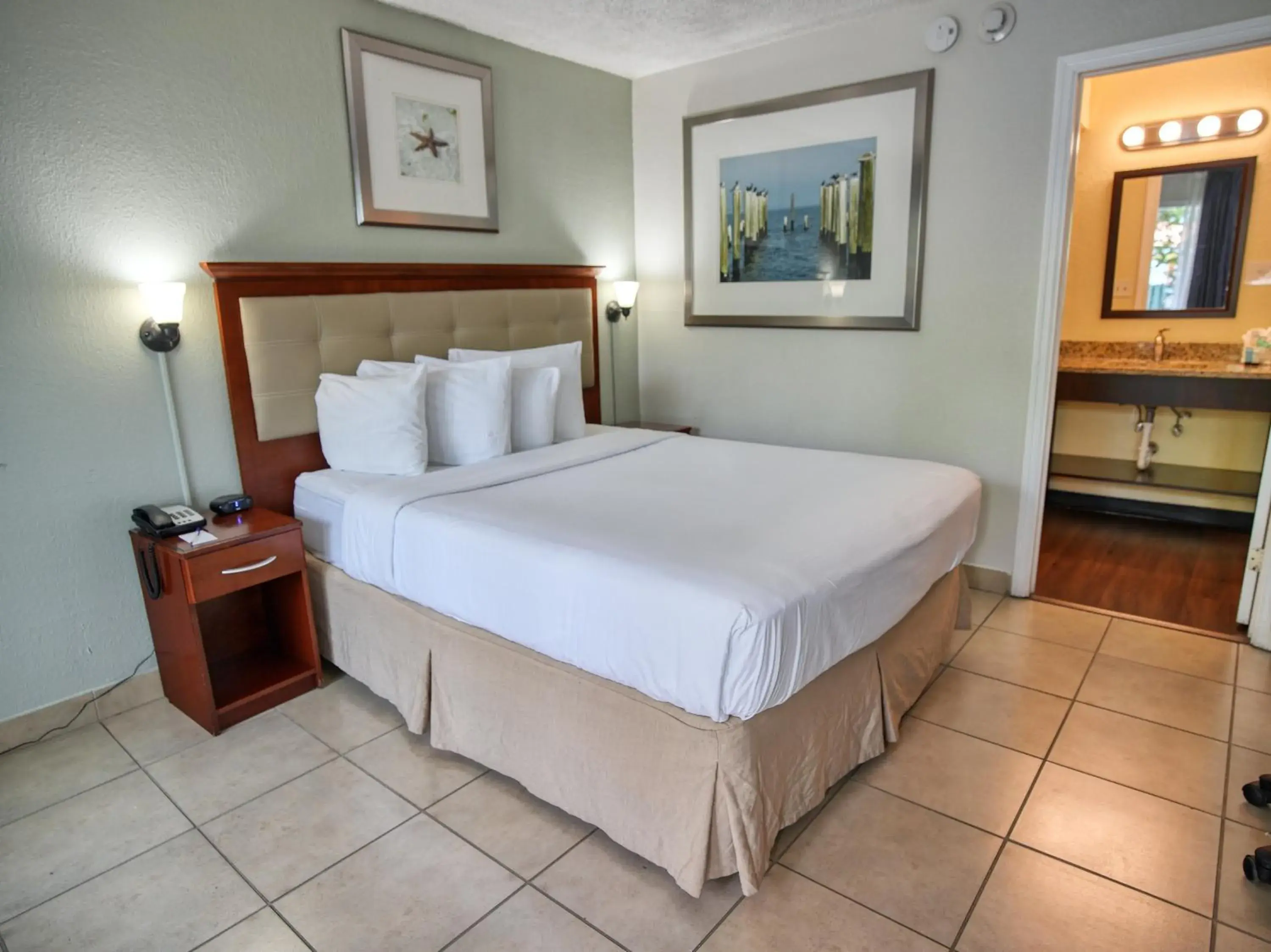 Bedroom, Bed in Clearwater Beach Hotel Bedroom, Bed in Clearwater Beach Hotel