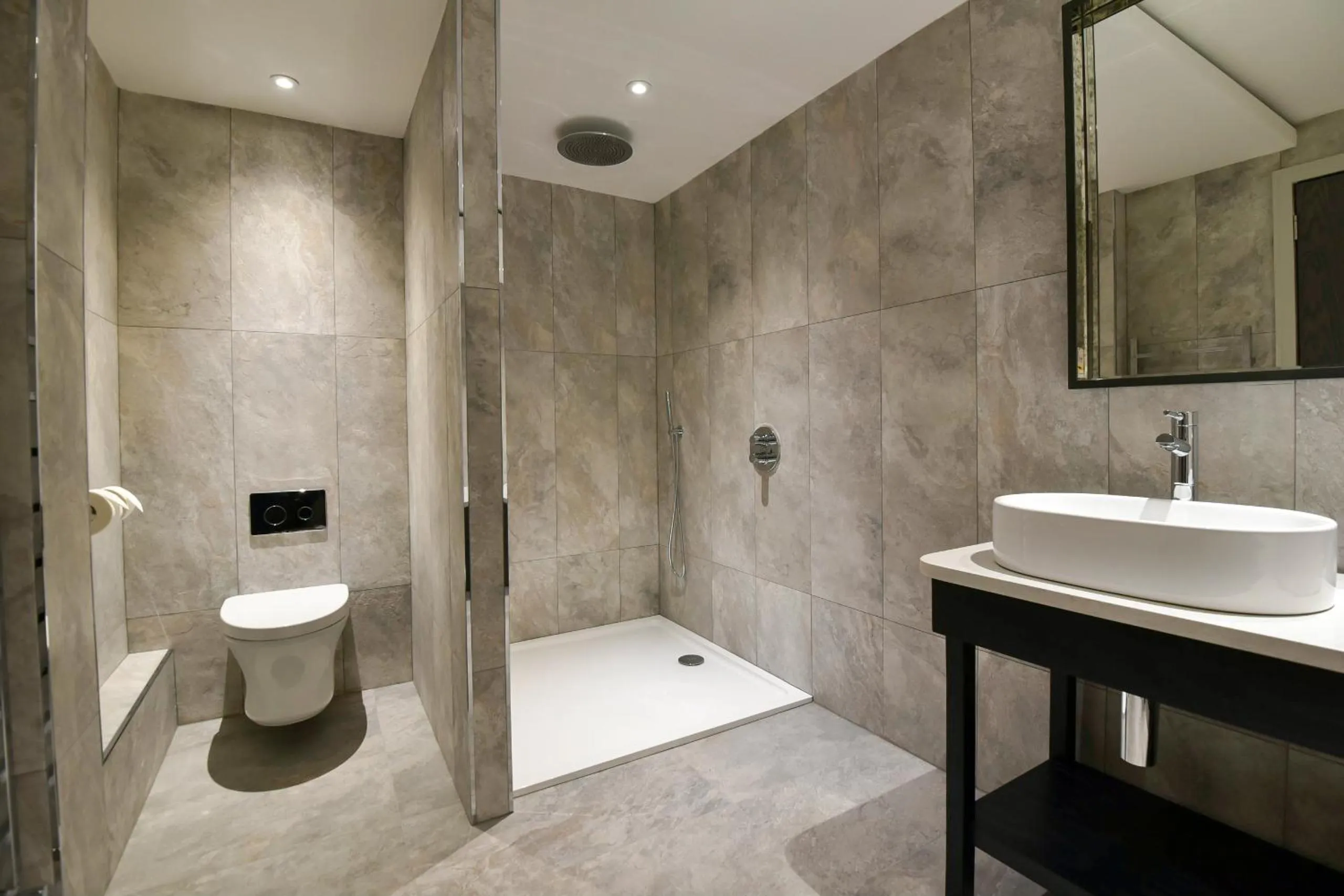 Bathroom in Hetland Hall Hotel