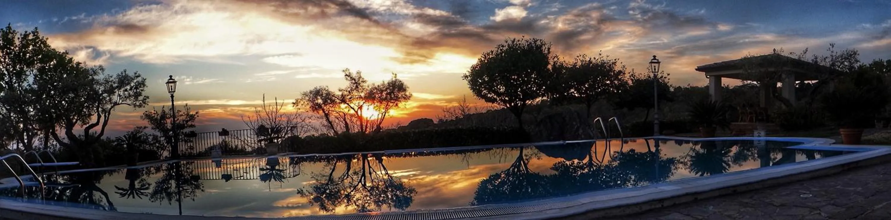 Swimming pool in Villa Amalia Srls