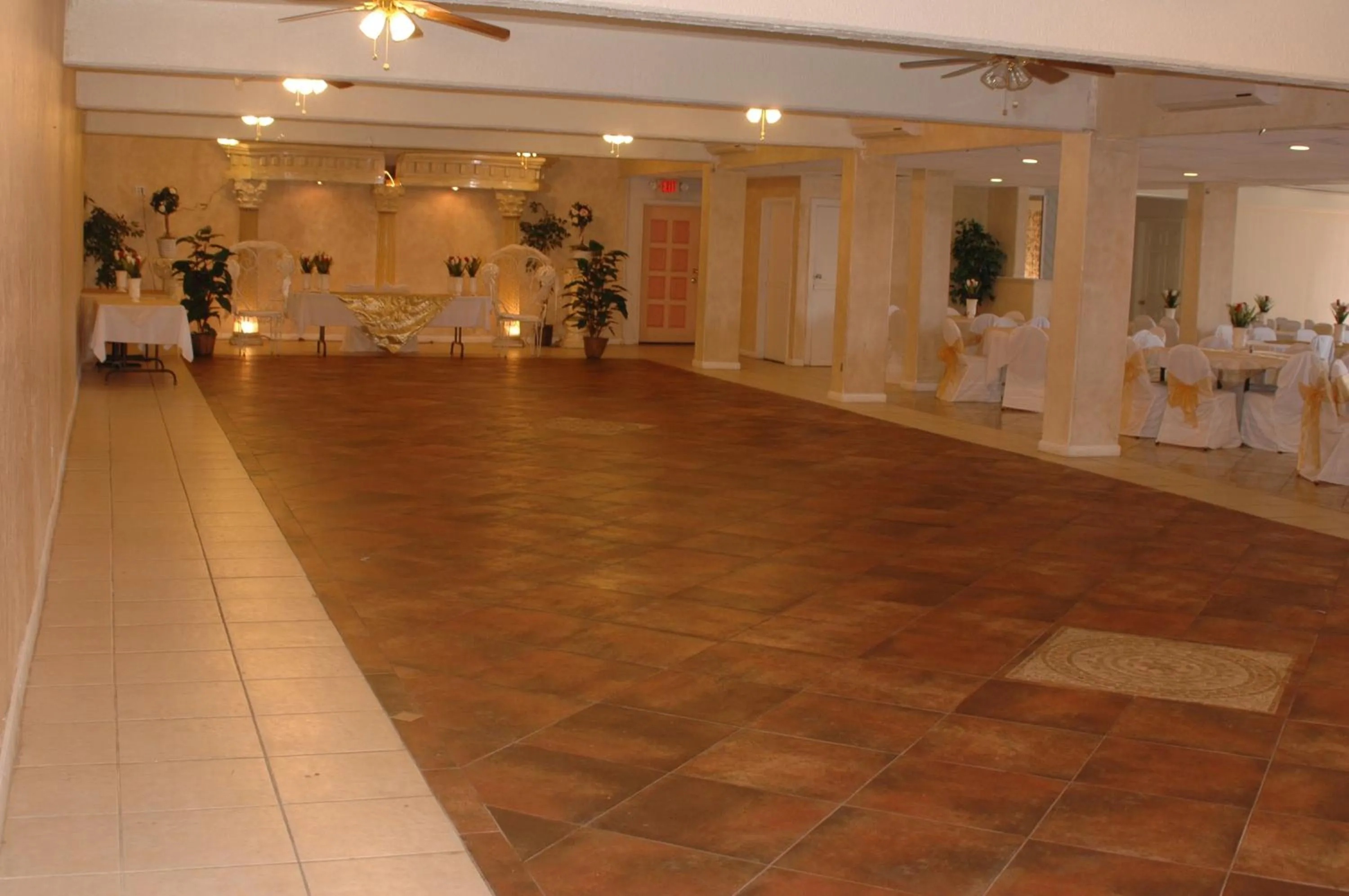 Banquet/Function facilities in Western Inn