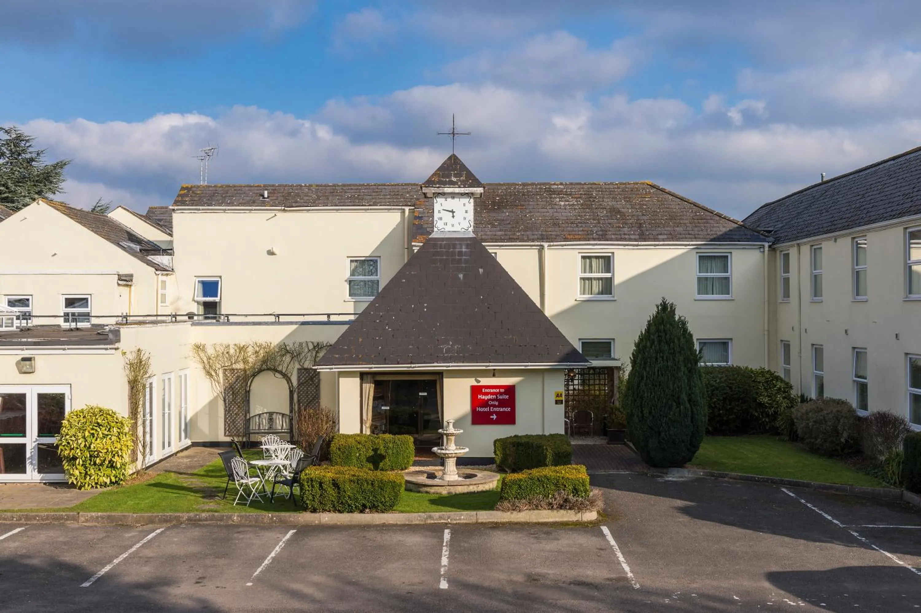 Property building in Ramada by Wyndham Cheltenham