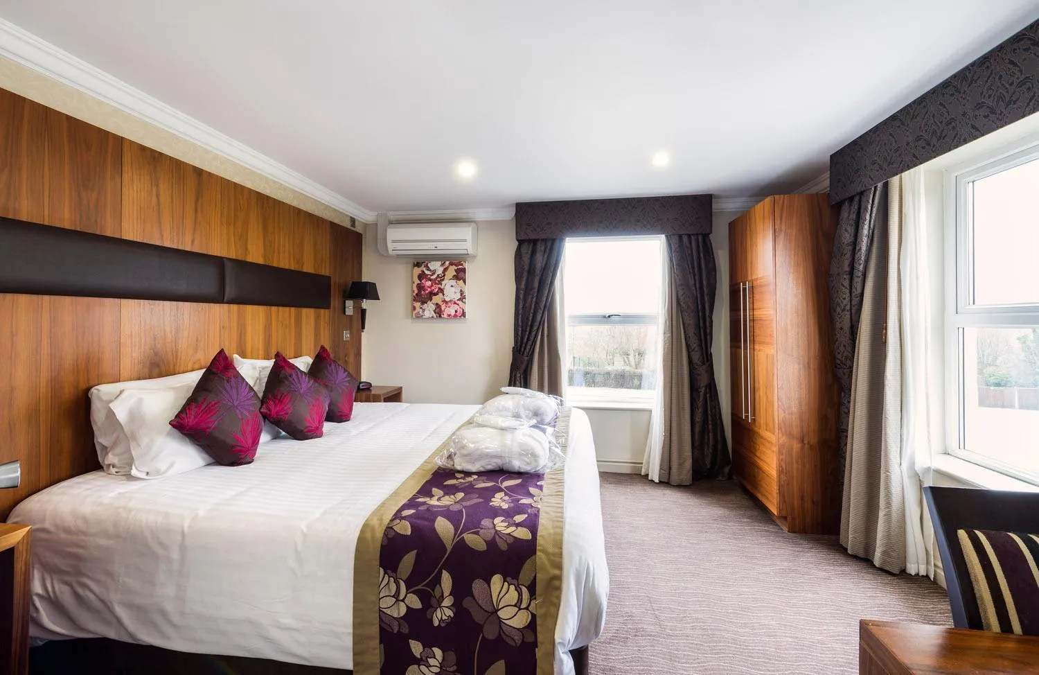 Bed in Ramada by Wyndham Cheltenham