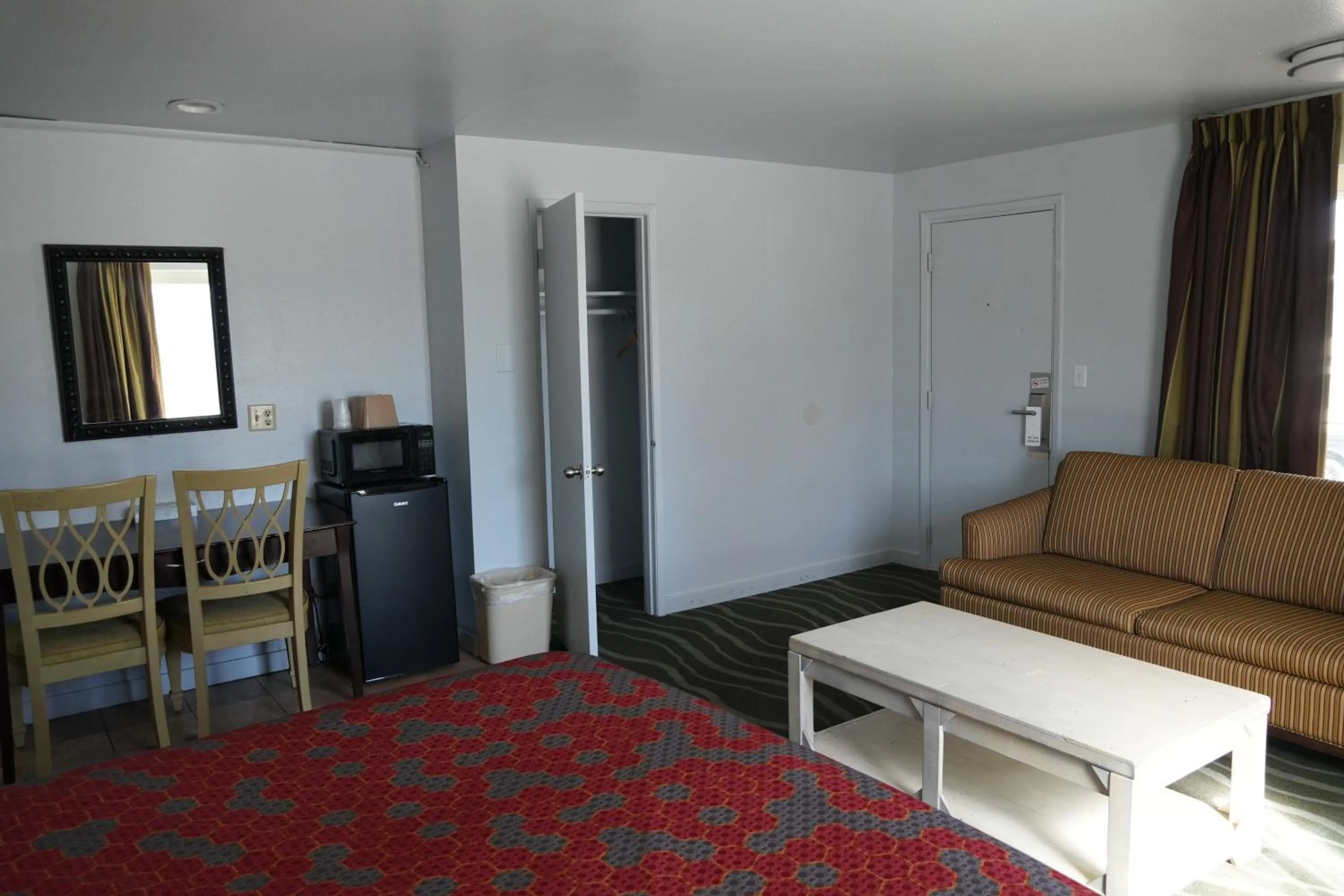 Bed in La Hacienda Motel