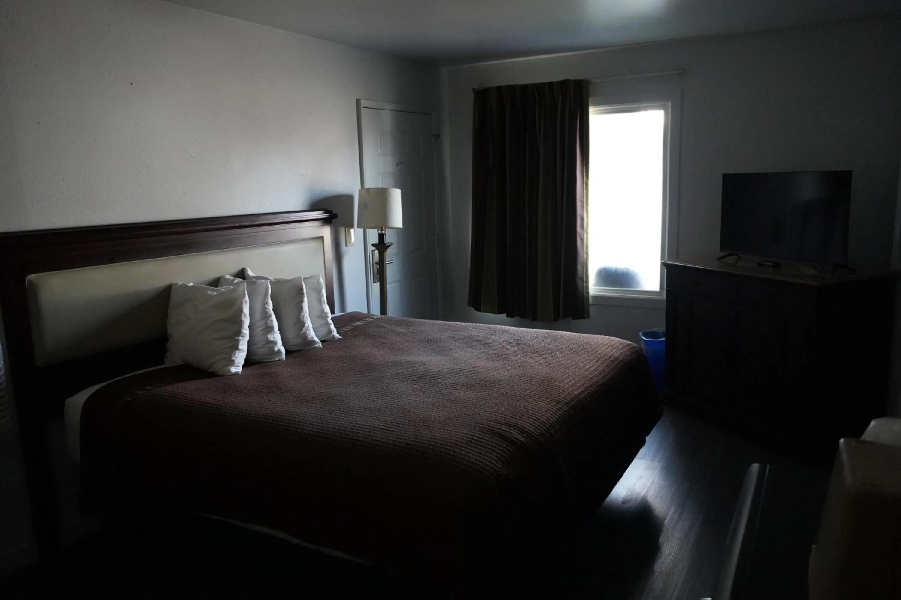 Bed in La Hacienda Motel