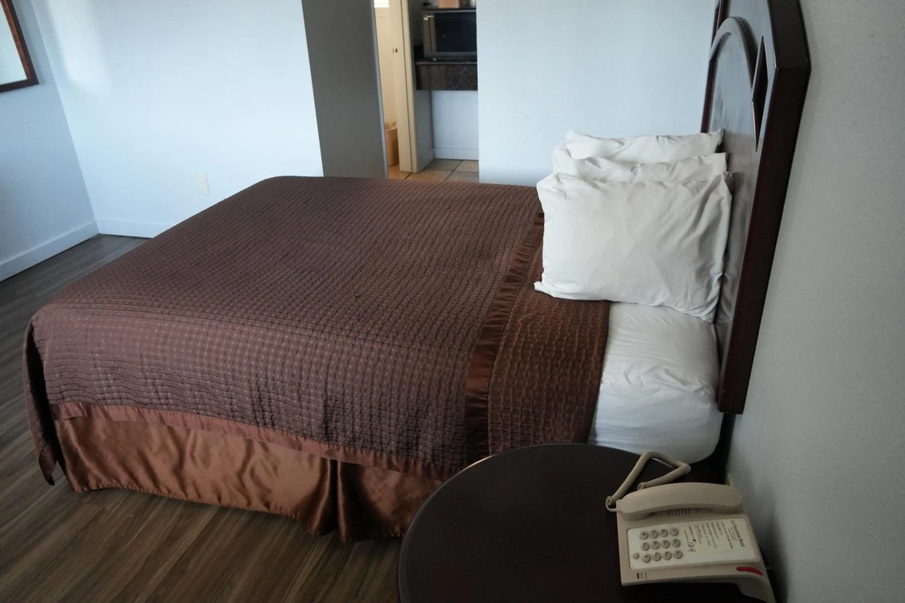 Bed in La Hacienda Motel