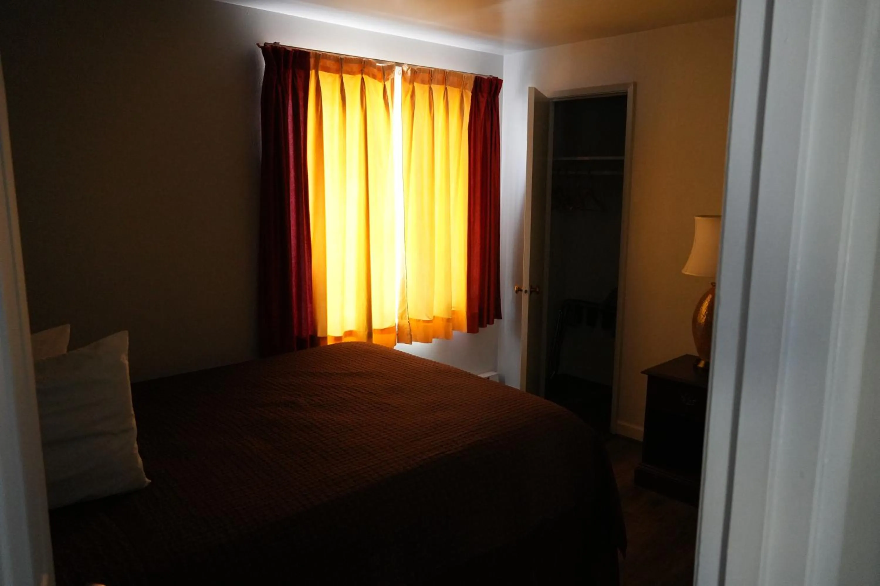 Bed in La Hacienda Motel
