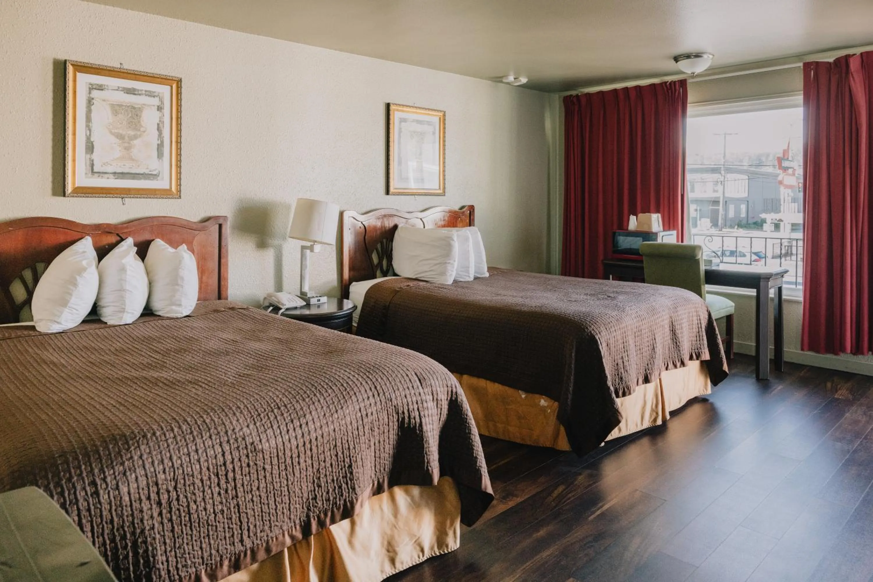 Bed in La Hacienda Motel