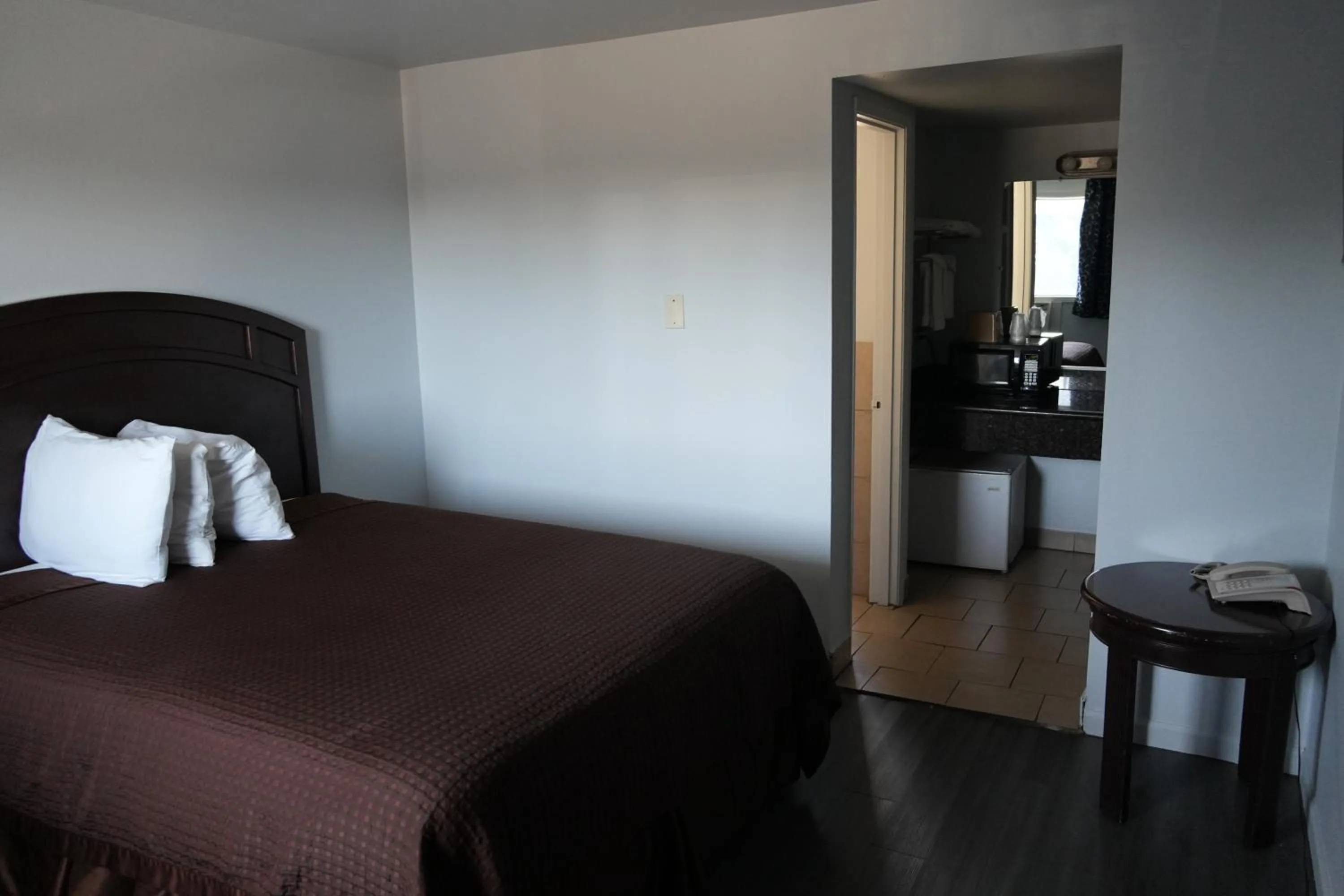Bed in La Hacienda Motel