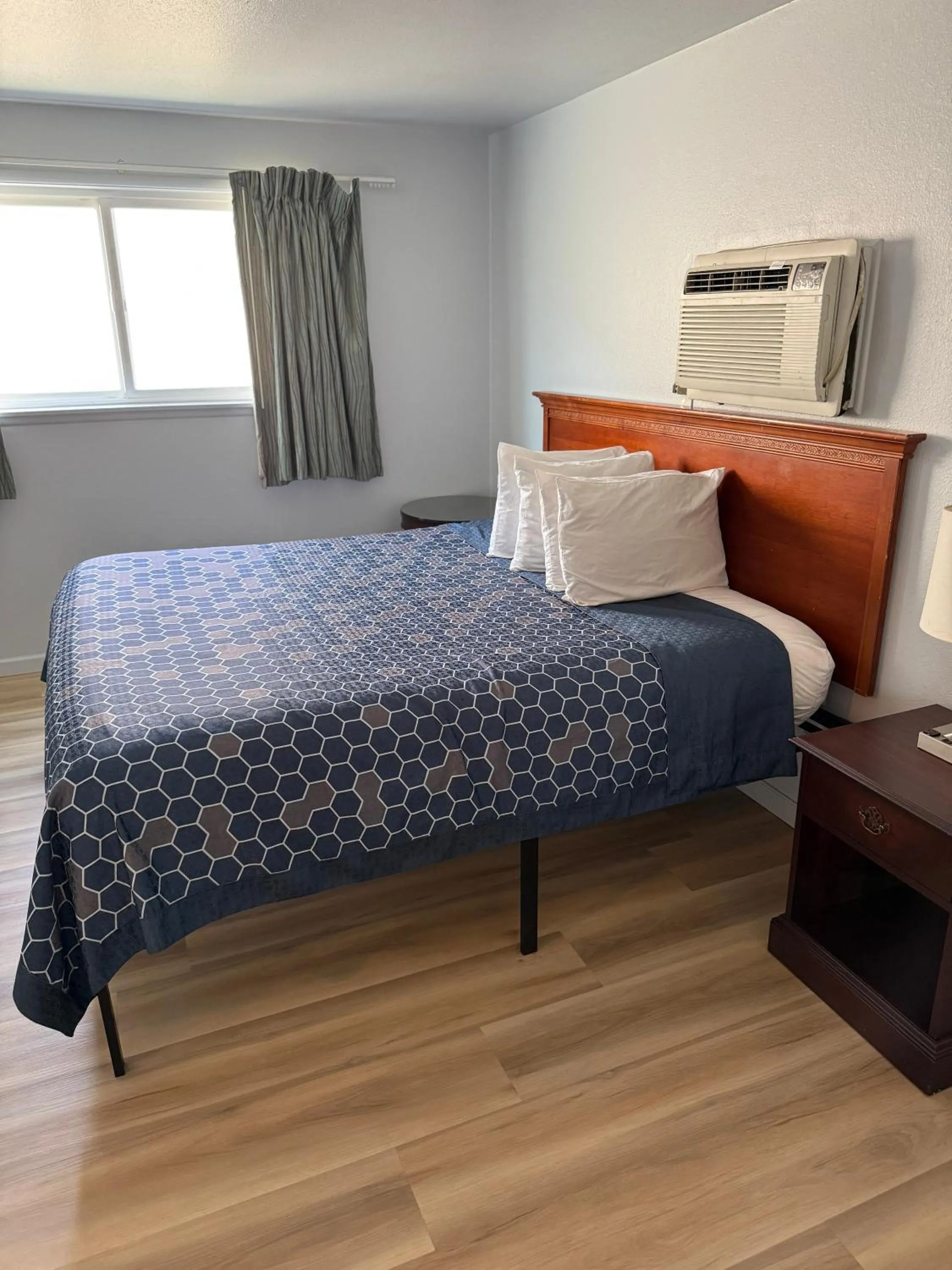 Bed in La Hacienda Motel