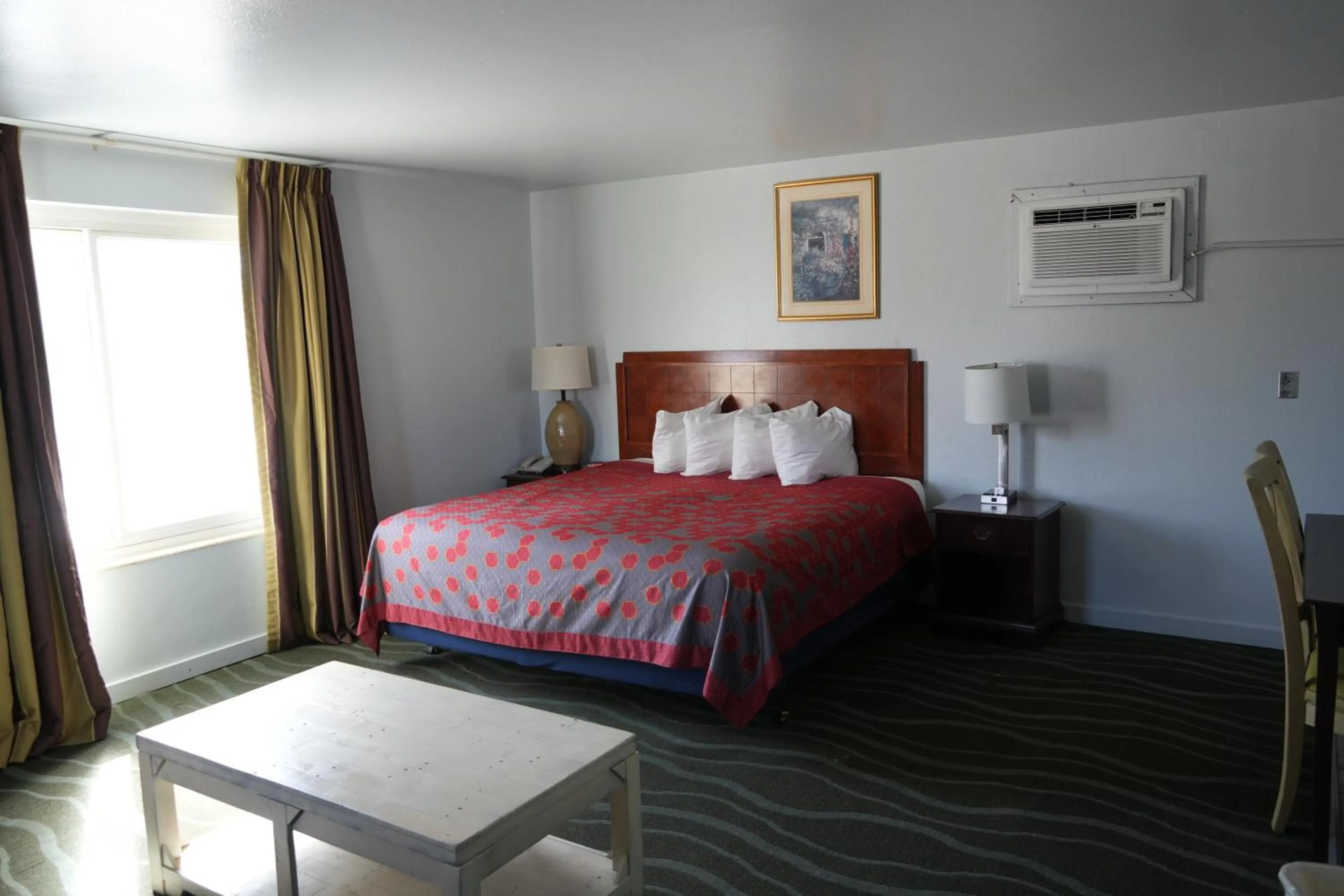 Bed in La Hacienda Motel
