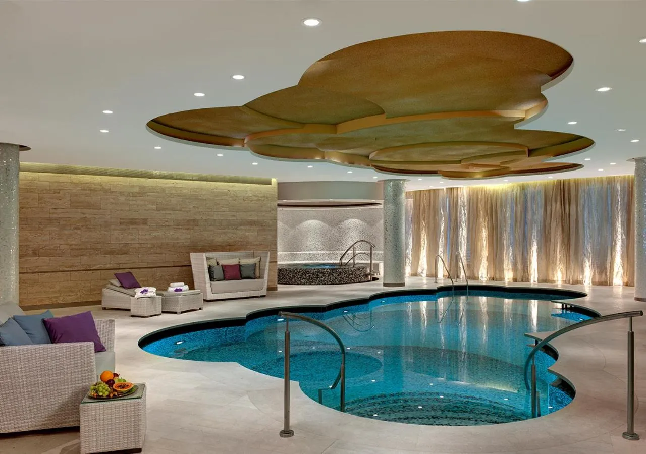 Swimming pool in Waldorf Astoria Berlin