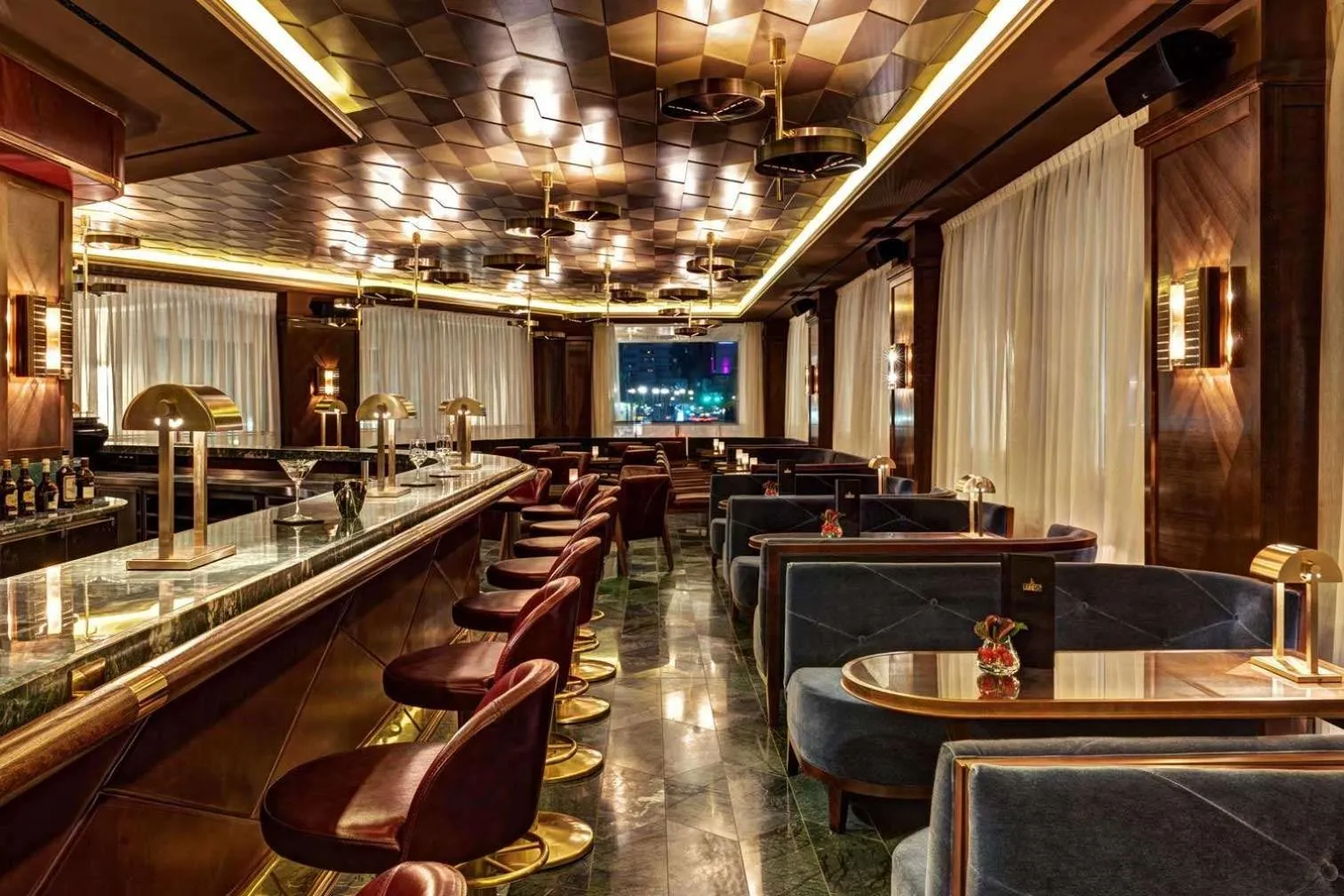 Lounge or bar in Waldorf Astoria Berlin