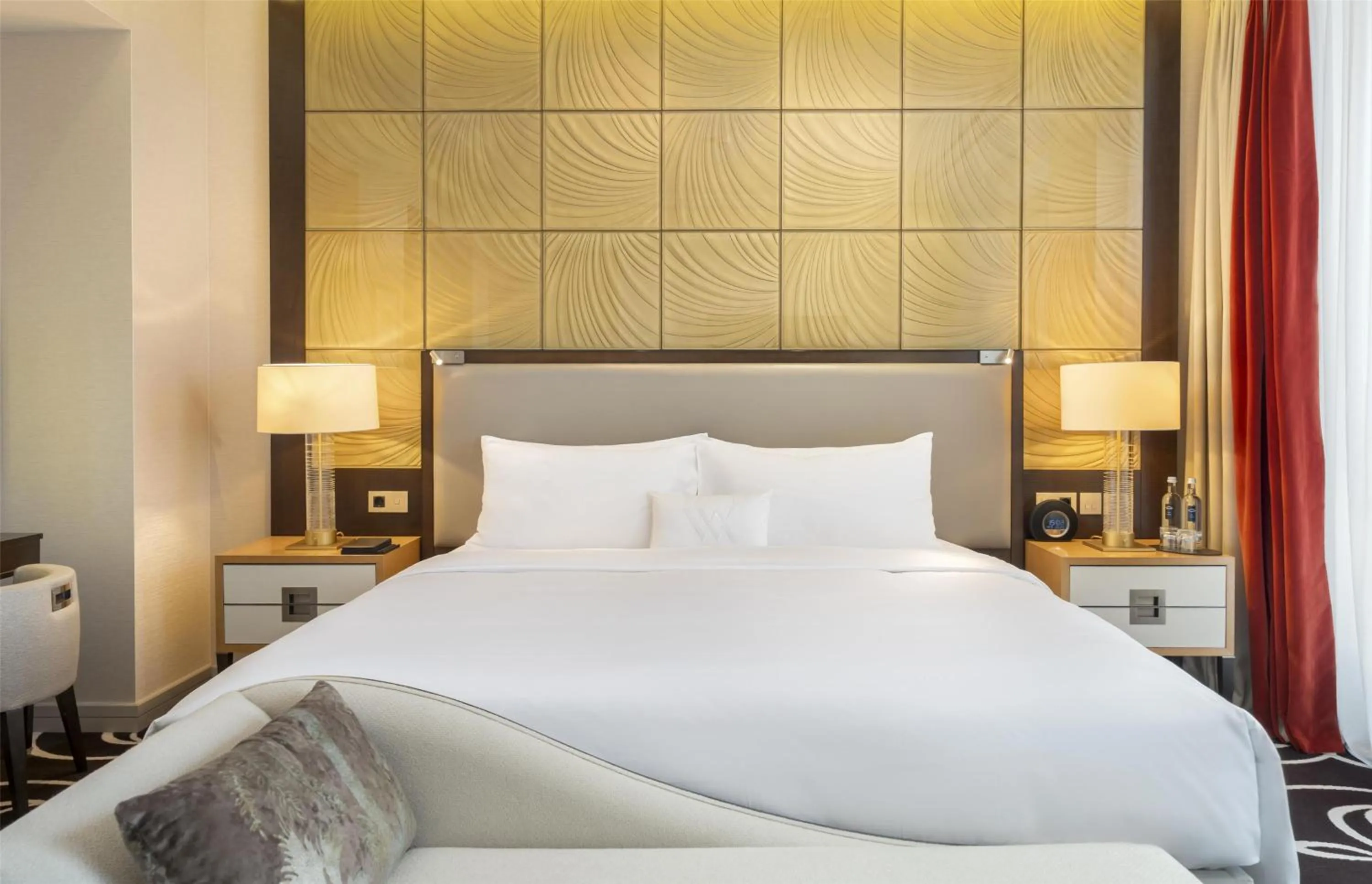 Bed in Waldorf Astoria Berlin