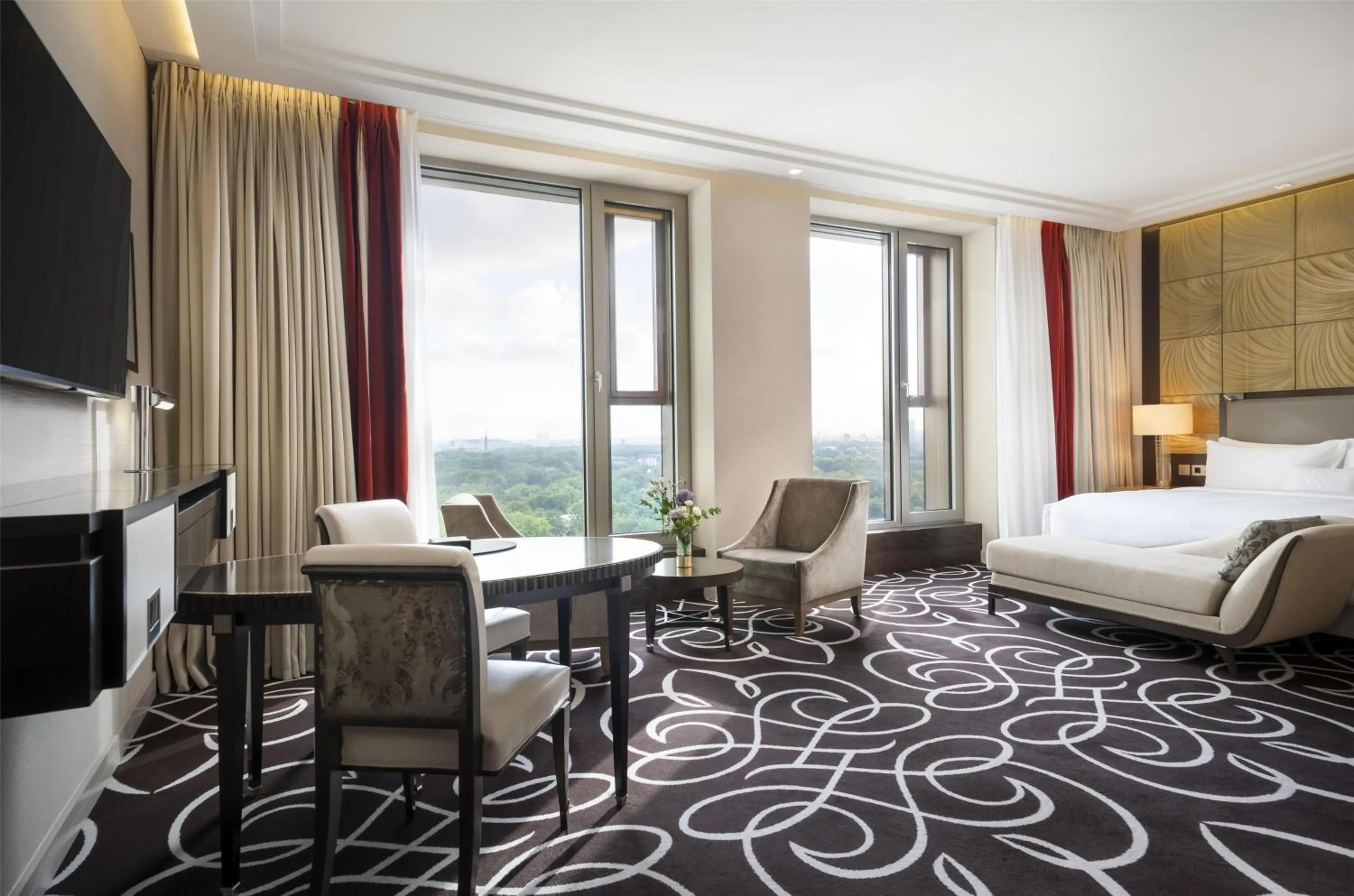 Living room, Bed in Waldorf Astoria Berlin