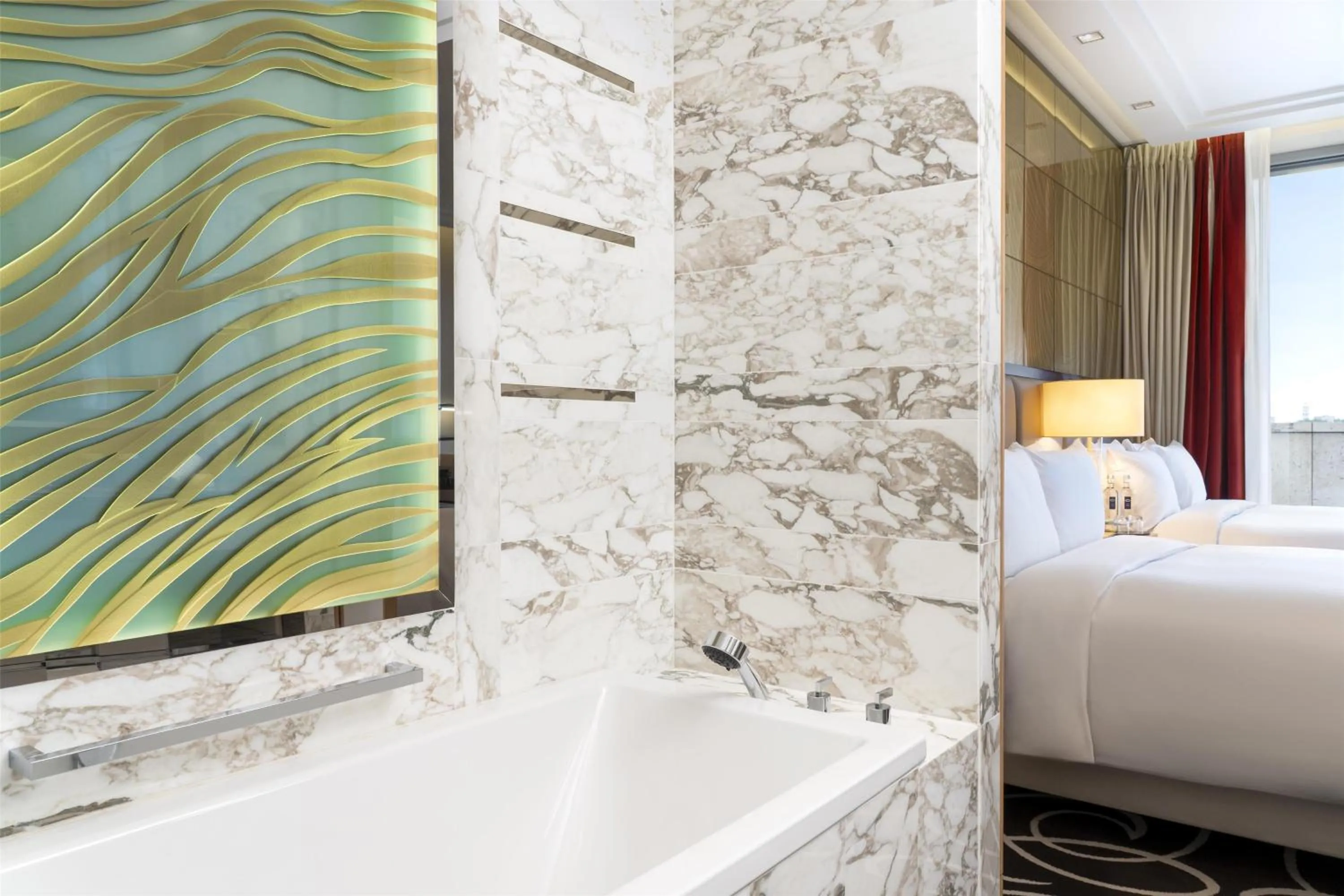 Bathroom, Bed in Waldorf Astoria Berlin