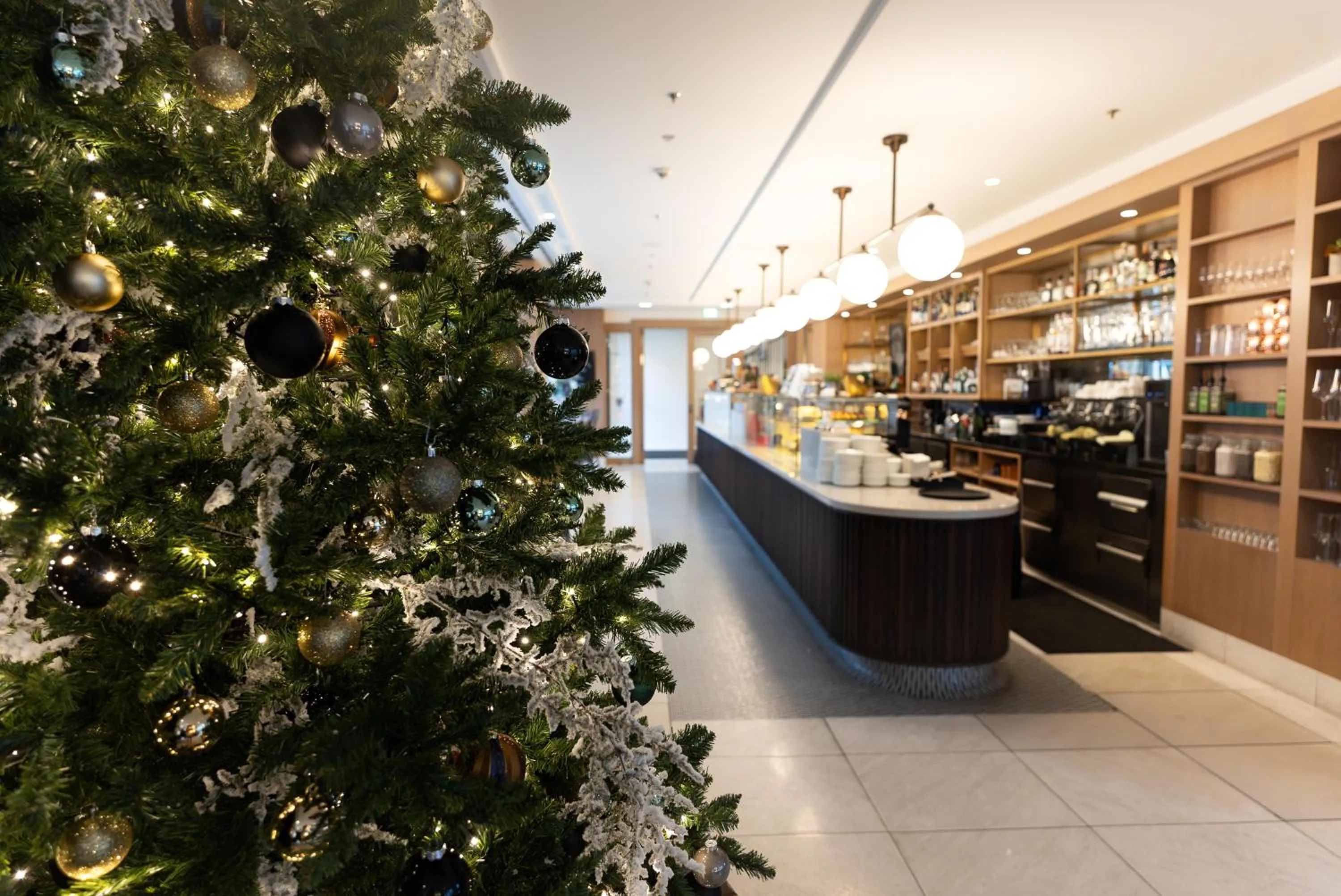 Lounge or bar in Waldorf Astoria Berlin