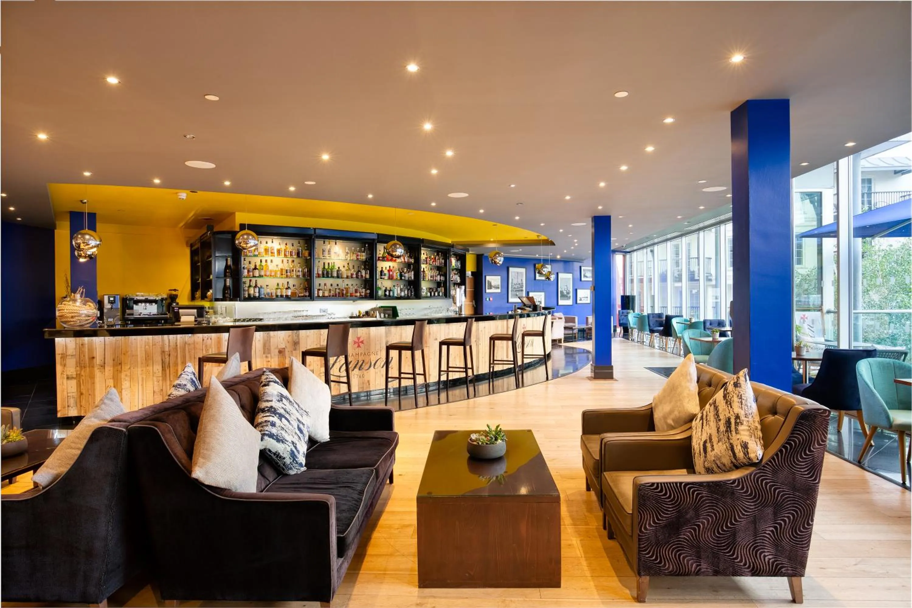 Lounge or bar in The Chelsea Harbour Hotel and Spa