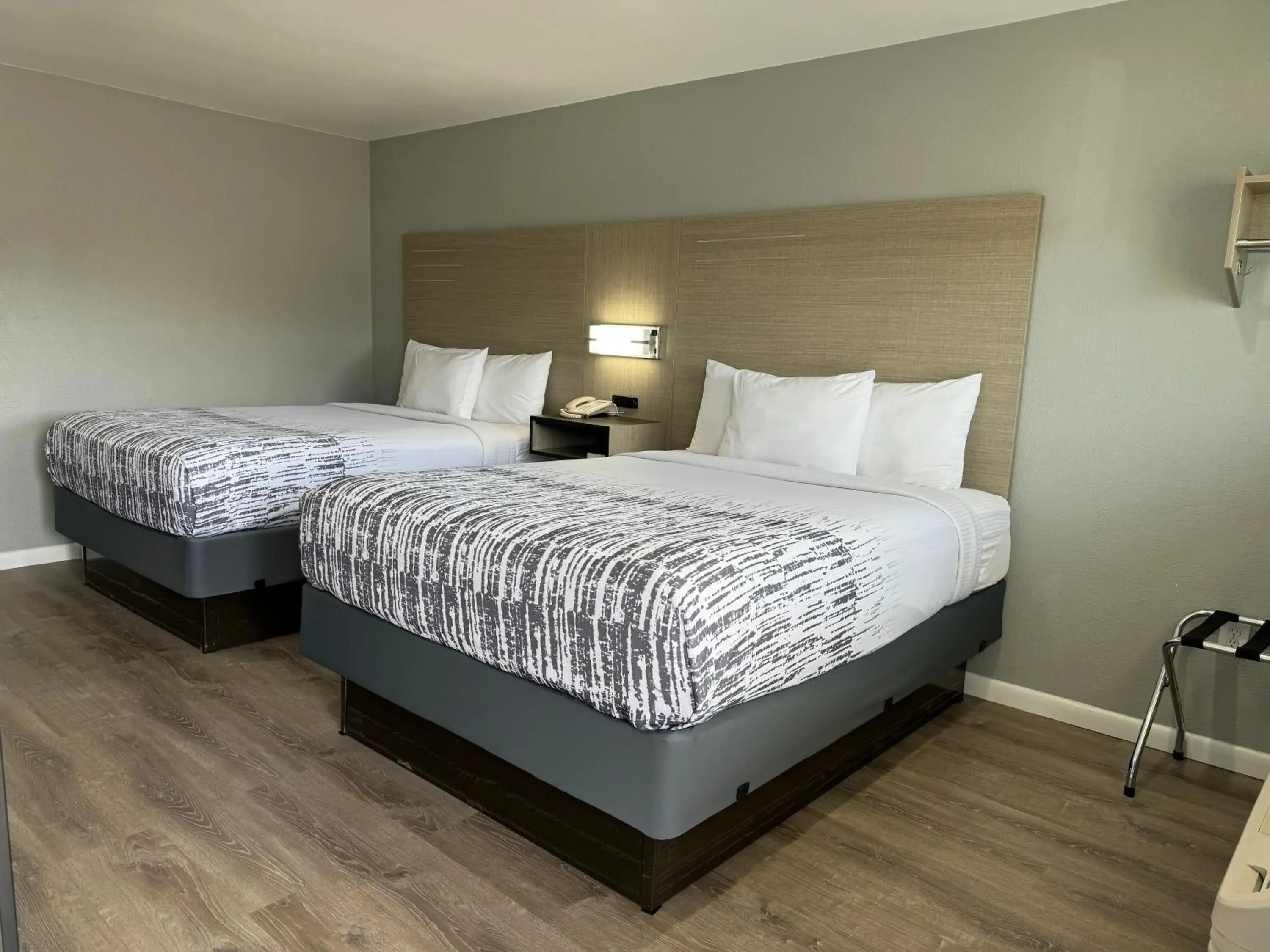 Two Queen Beds Non-Smoking in Copper Manor Motel Two Queen Beds Non-Smoking in Copper Manor Motel