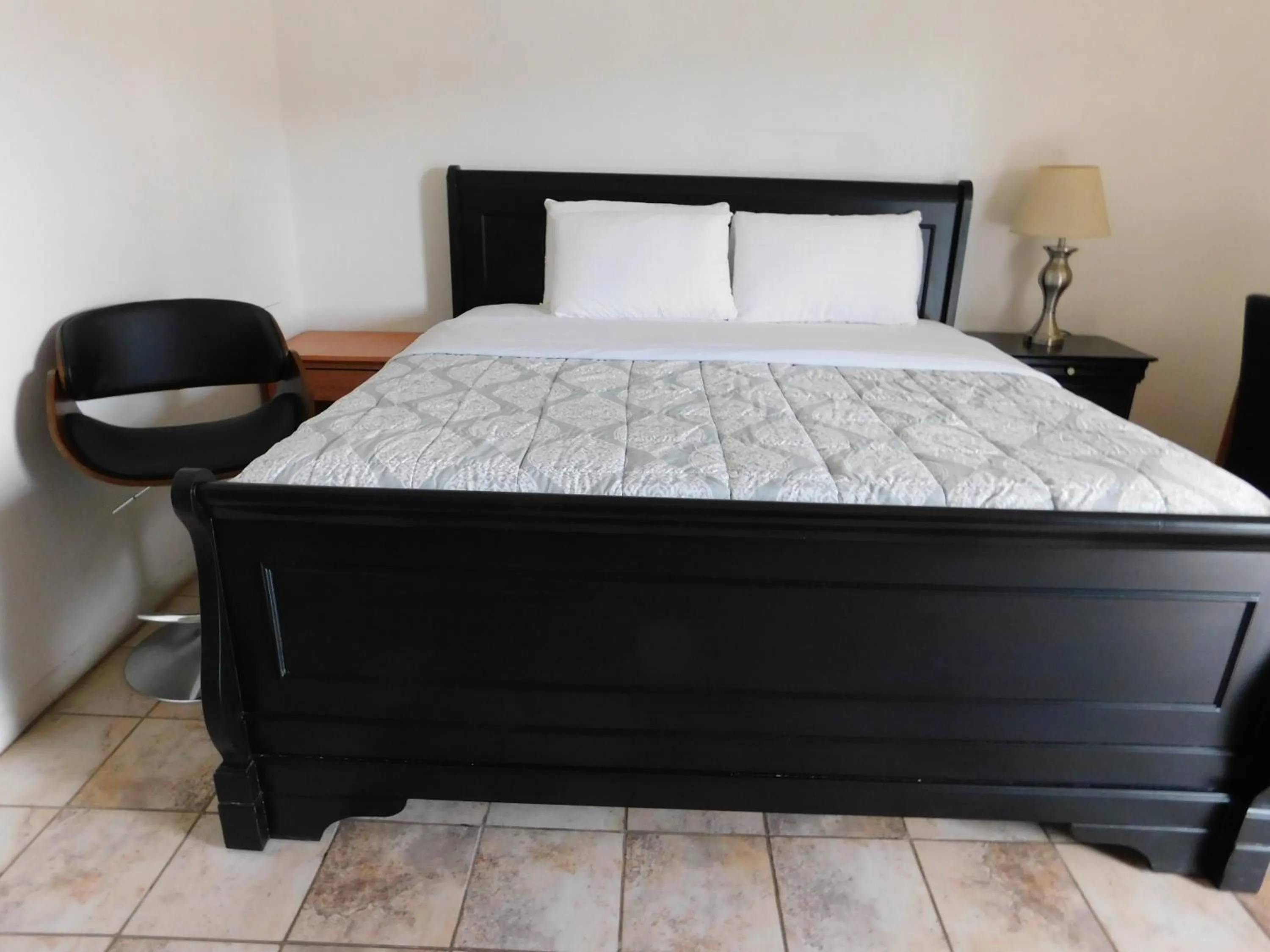 Bed in Drifter Motel