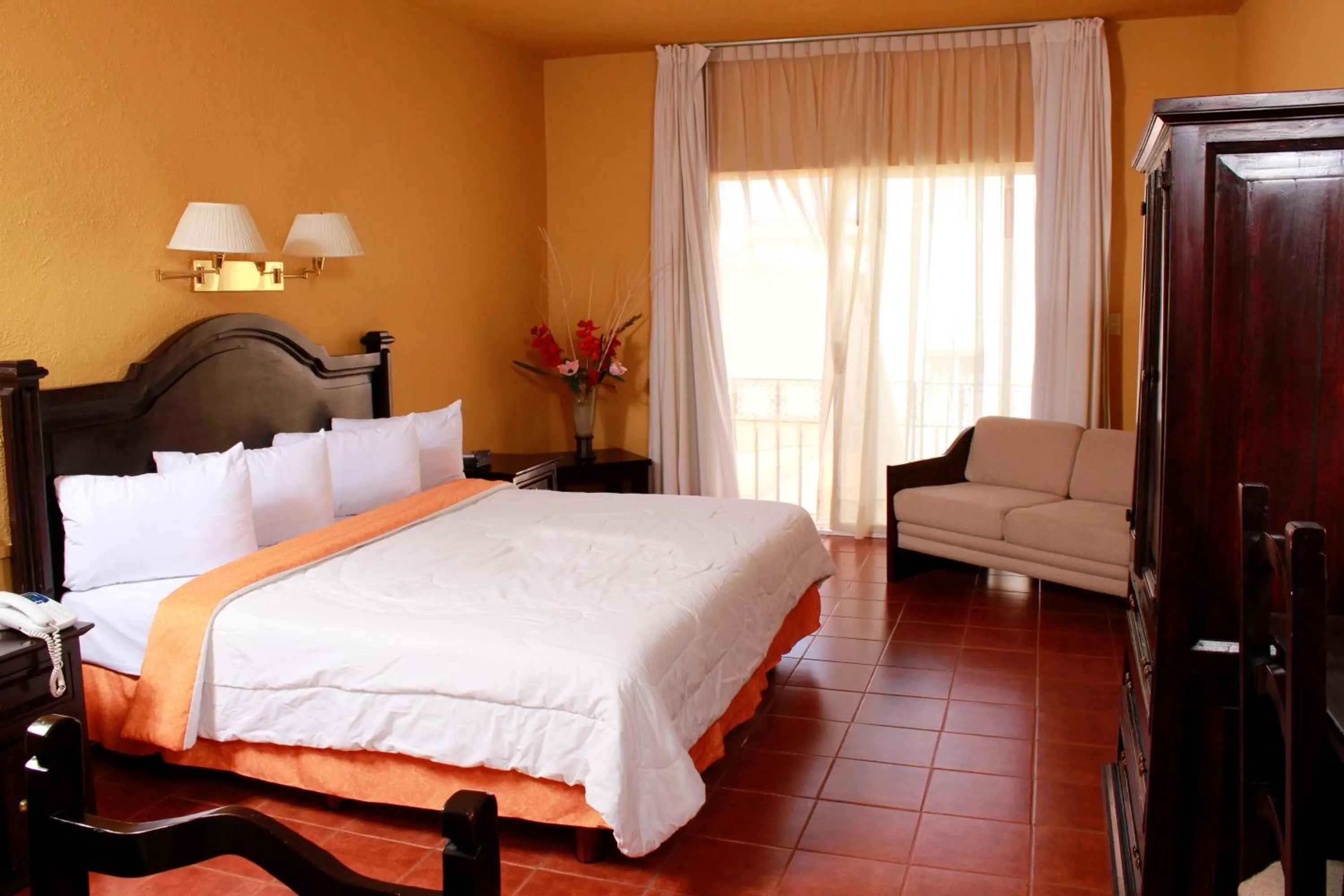 Photo of the whole room in Mision Orizaba