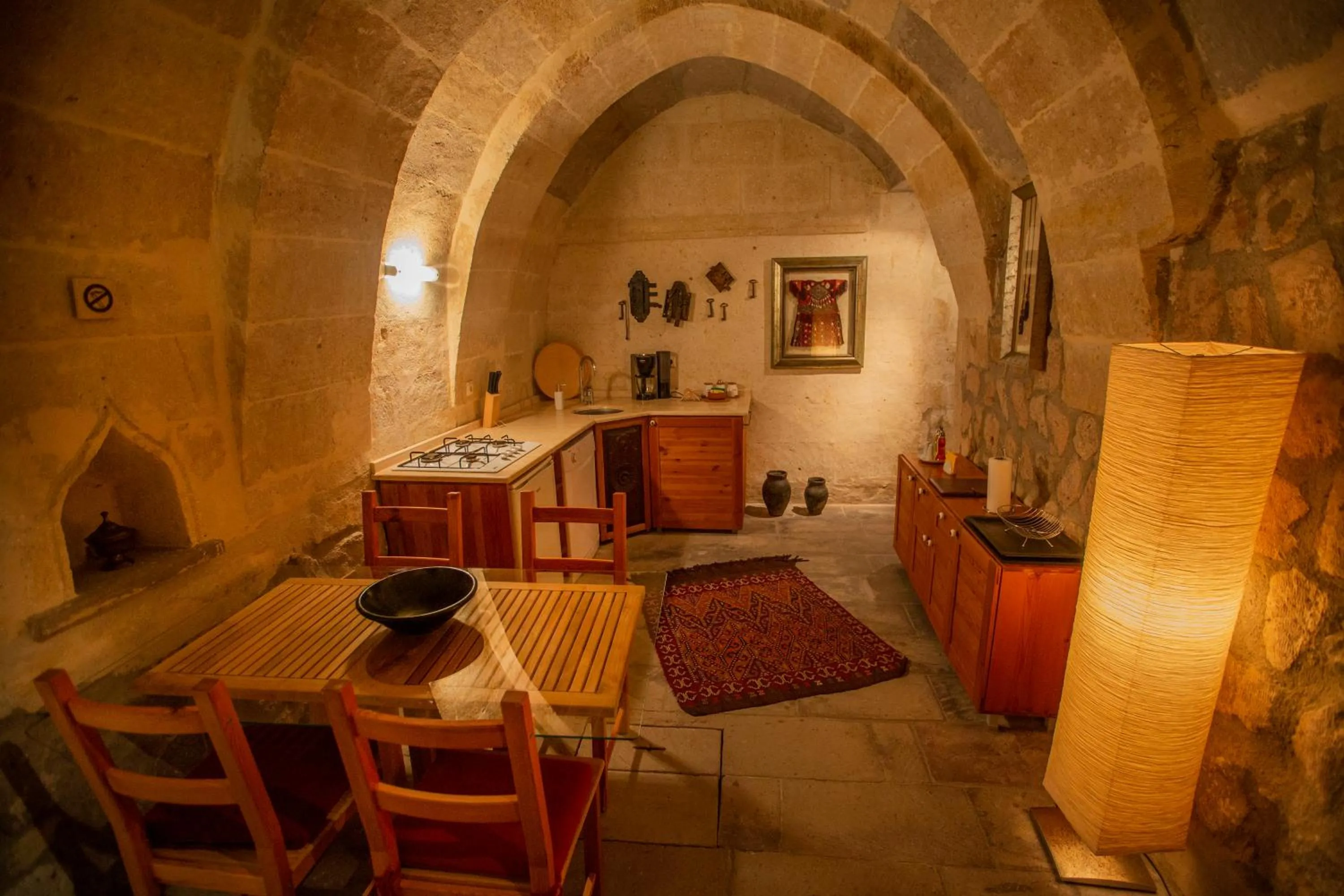 Kitchen or kitchenette in Asmalı Cave House